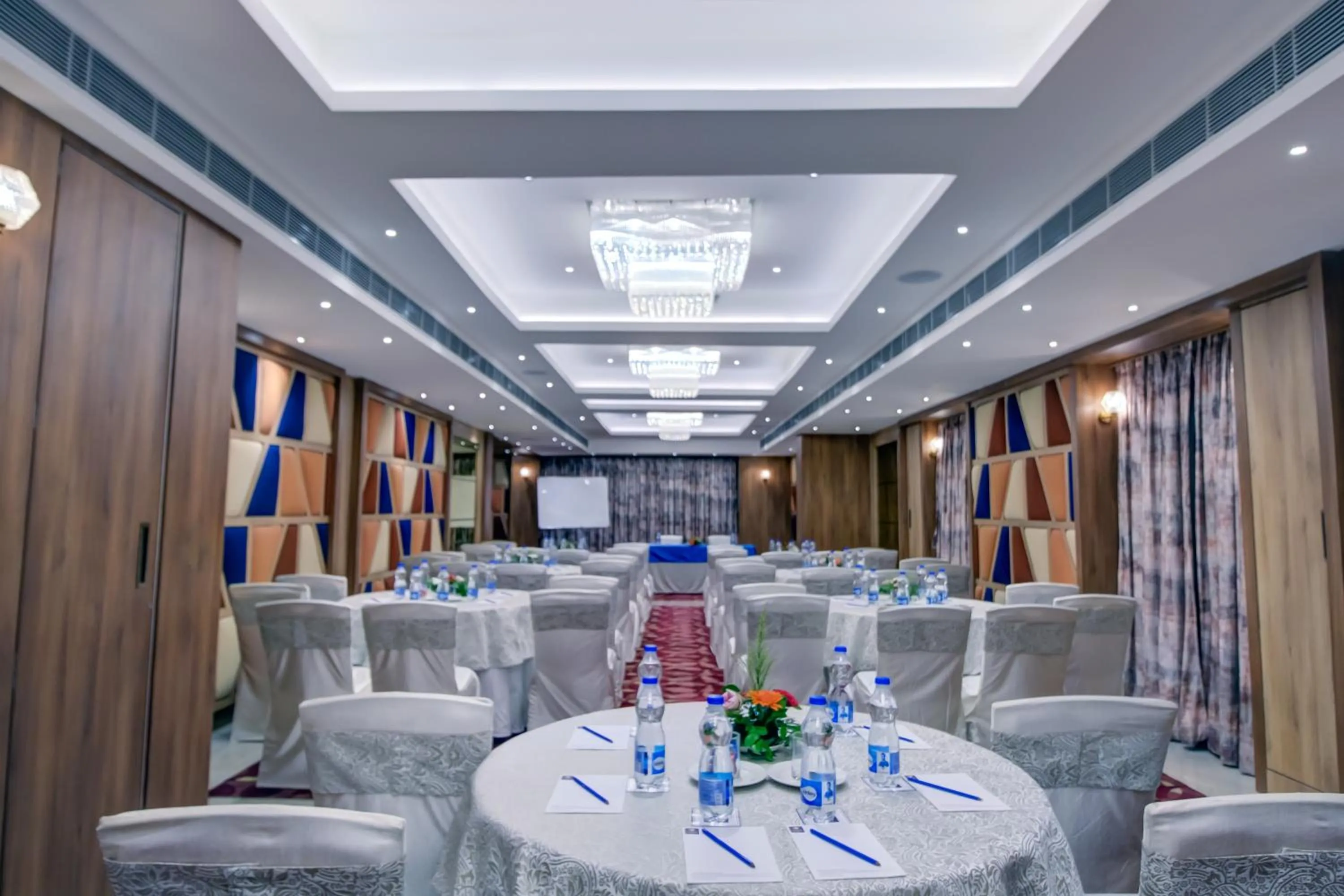 Cozzet Victoria Hotel