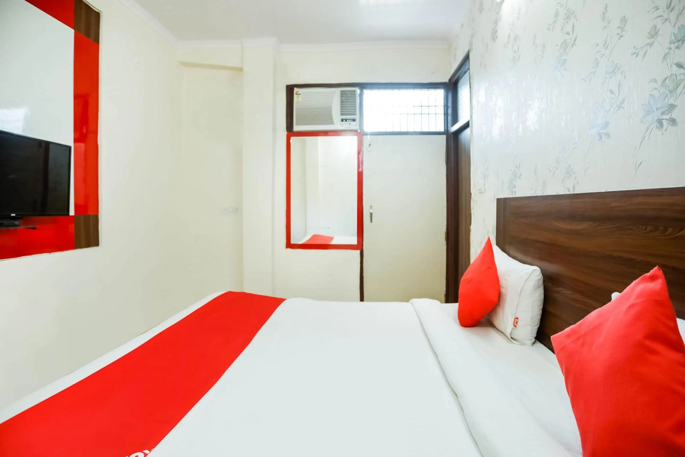 Bedroom, Bed in Hotel O Discovery