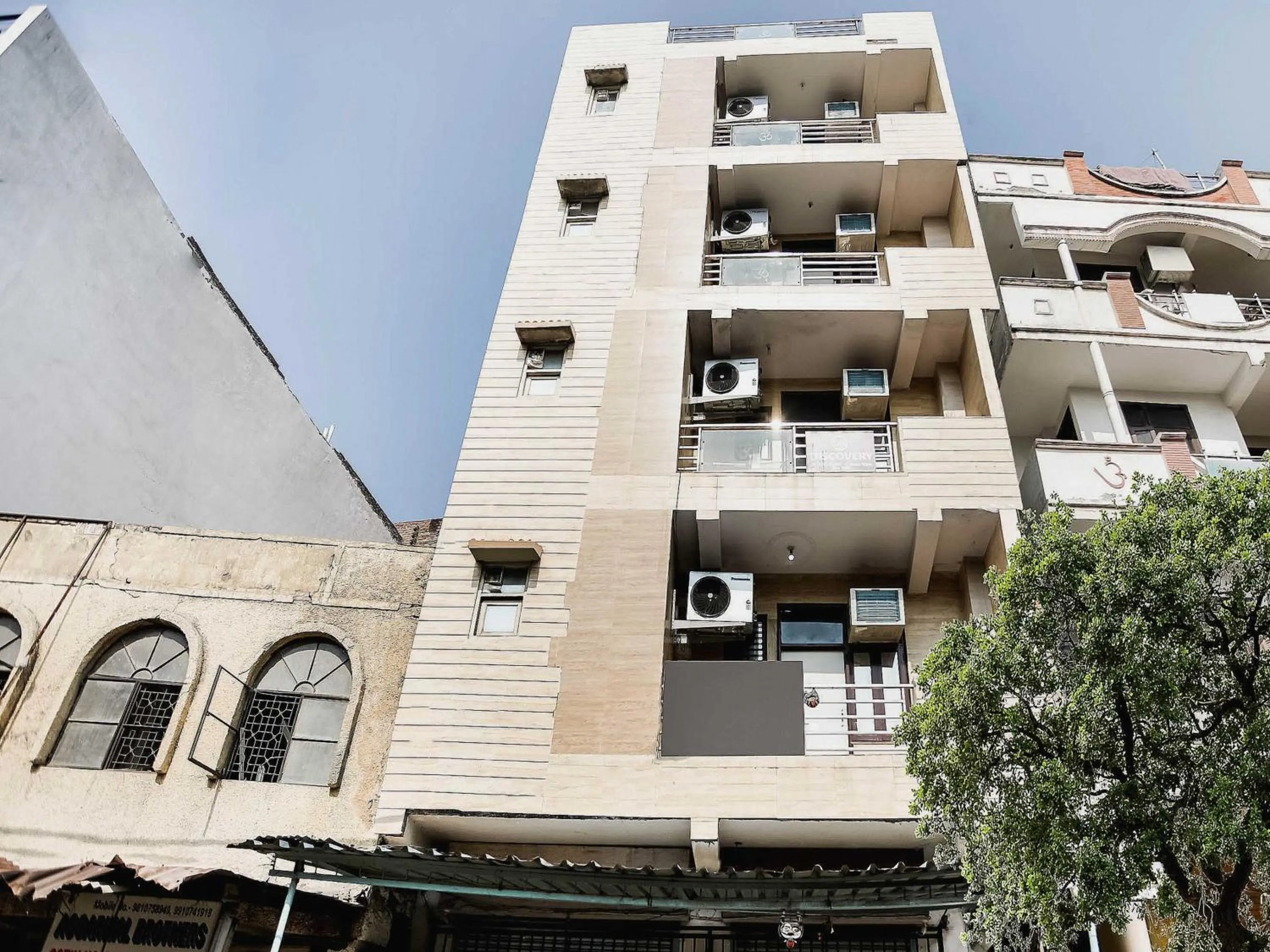 Facade/entrance in Hotel O Discovery