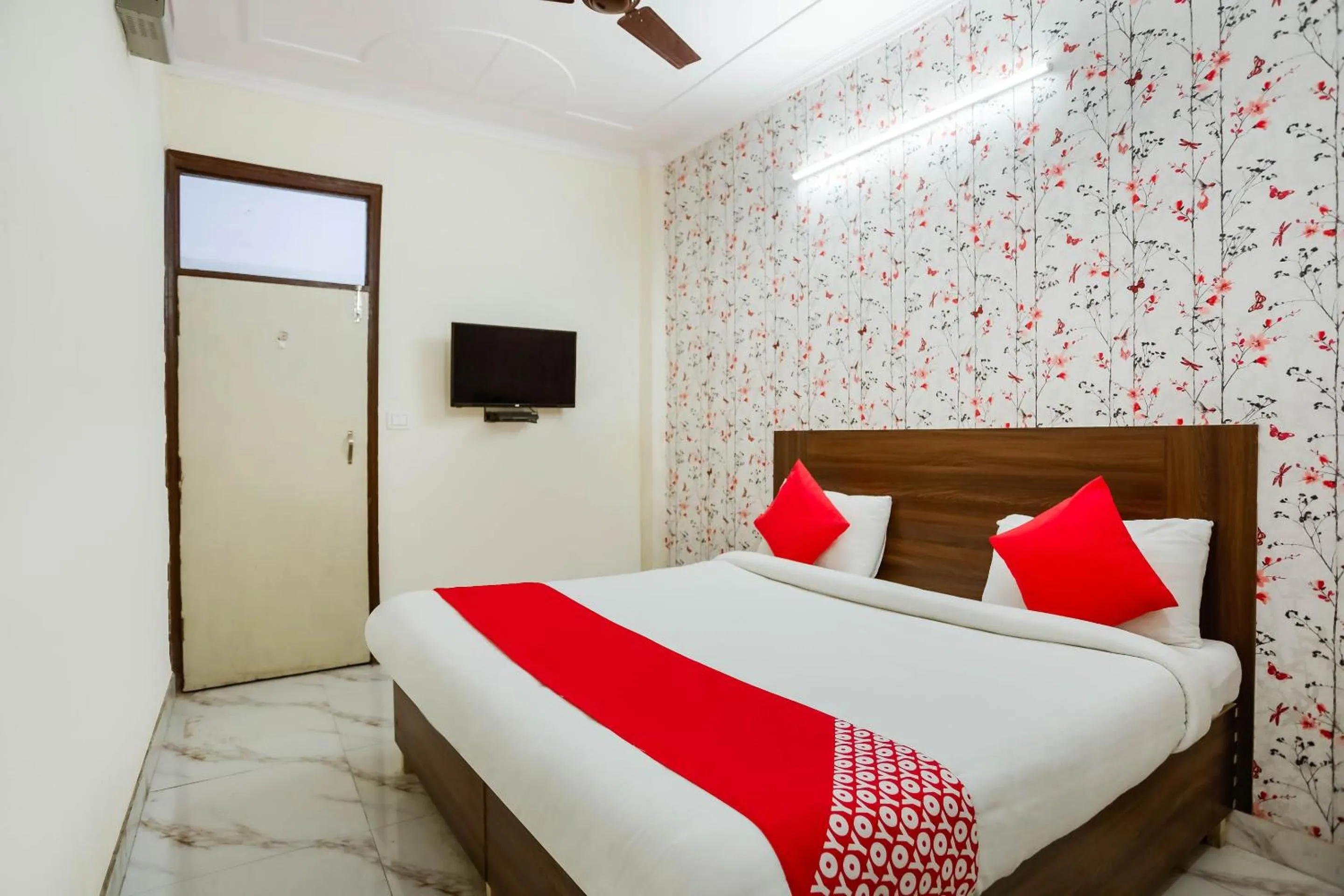 Bedroom, Bed in Hotel O Discovery