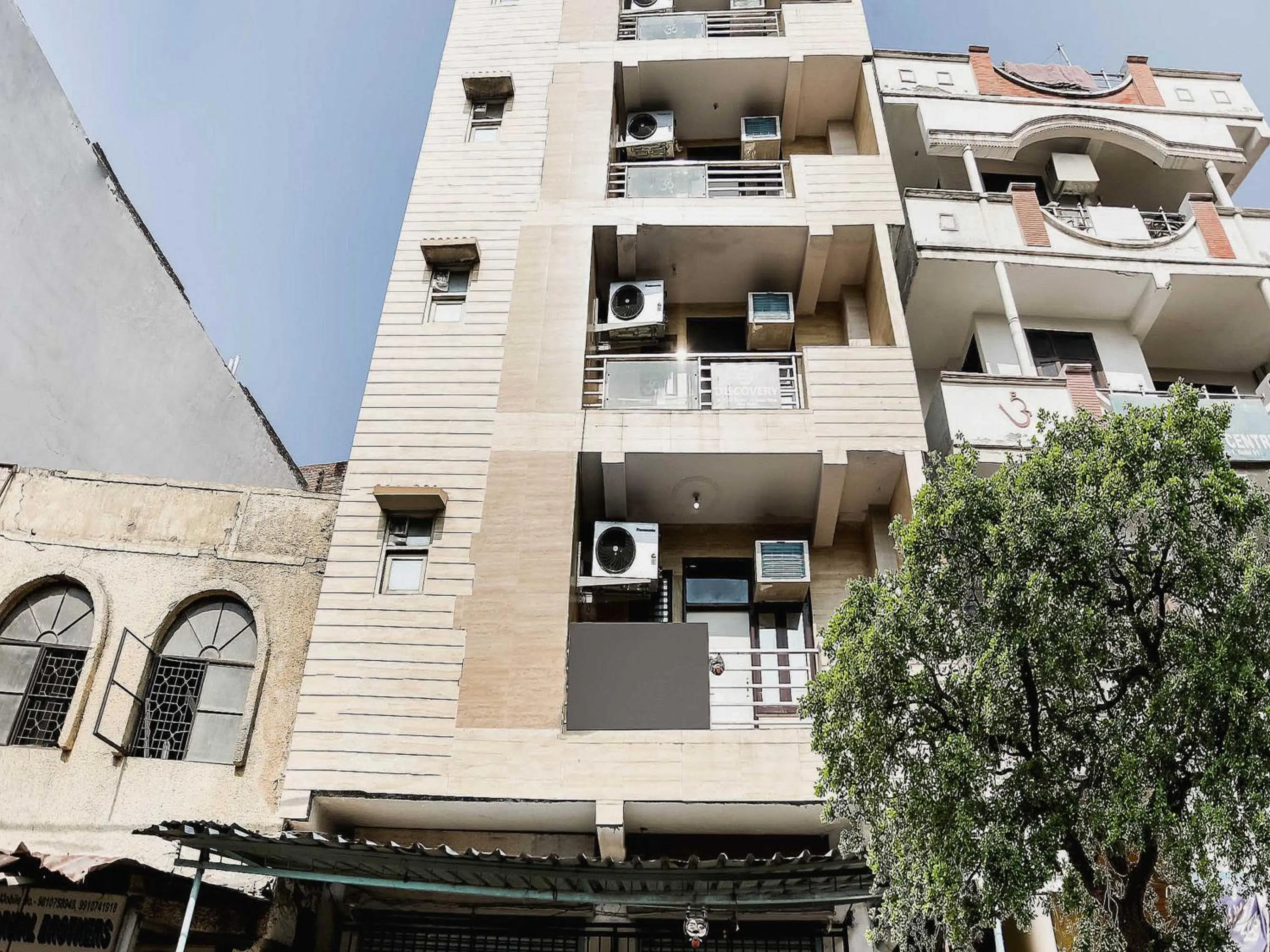 Facade/entrance in Hotel O Discovery