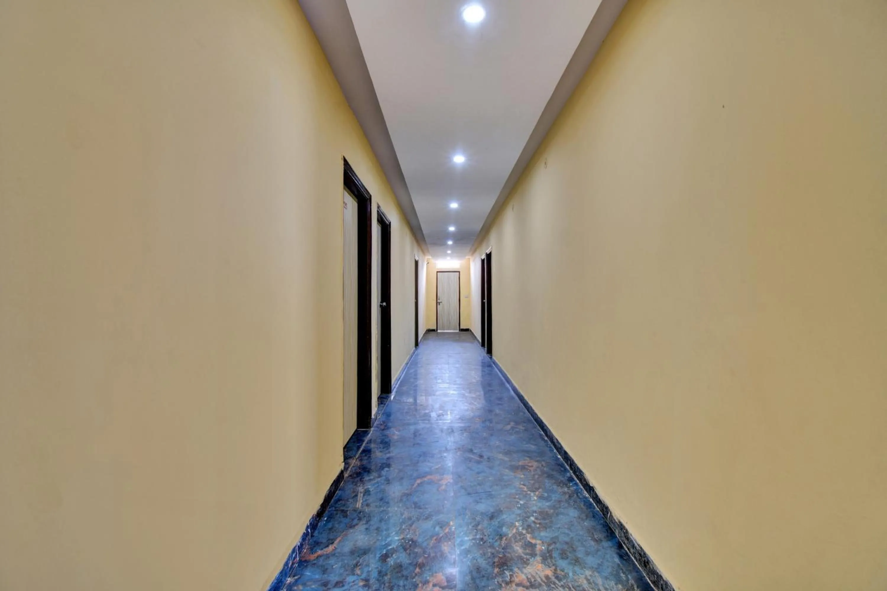 Lobby or reception in Hotel O by OYO Royal Paradise