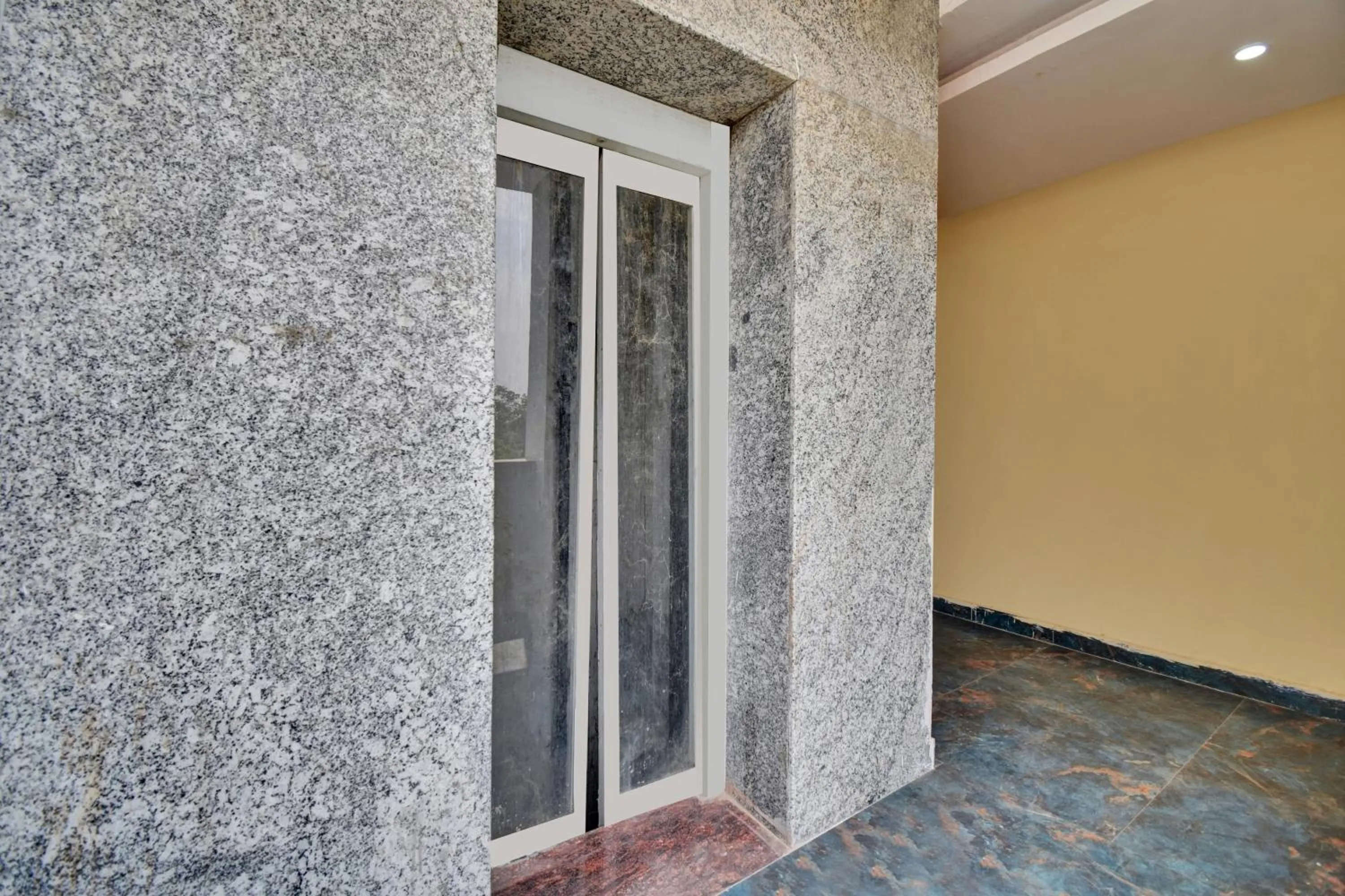 Lobby or reception in Hotel O by OYO Royal Paradise