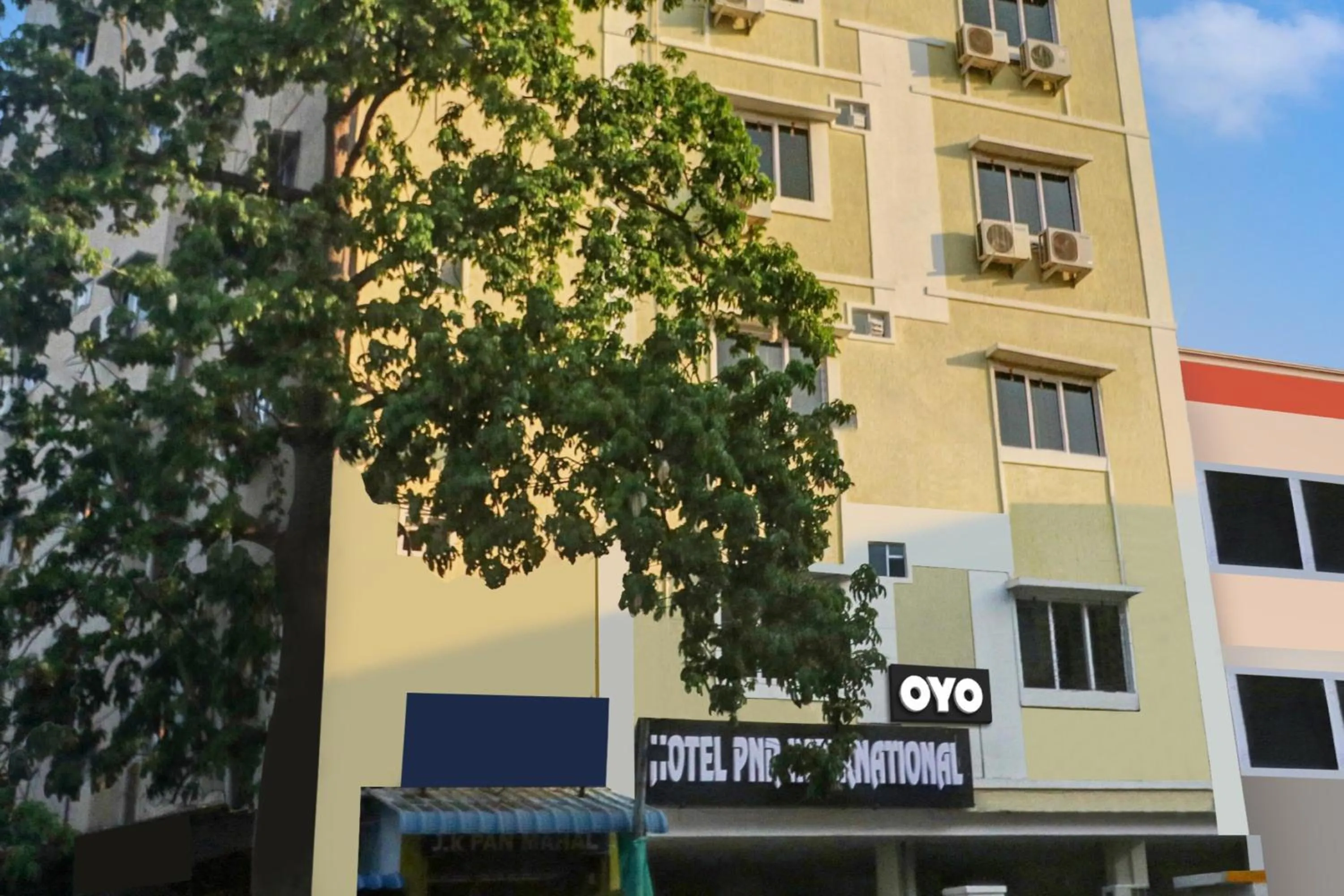 Facade/entrance in Super Collection O Pnr International Mehdipatnam