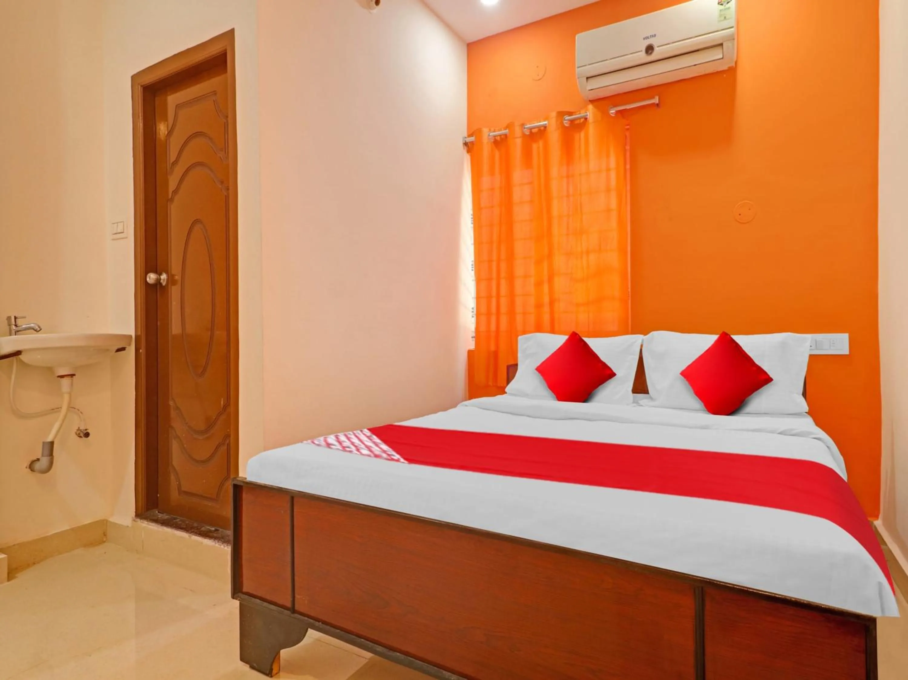 Bedroom in Hotel O NEW PLATINUM