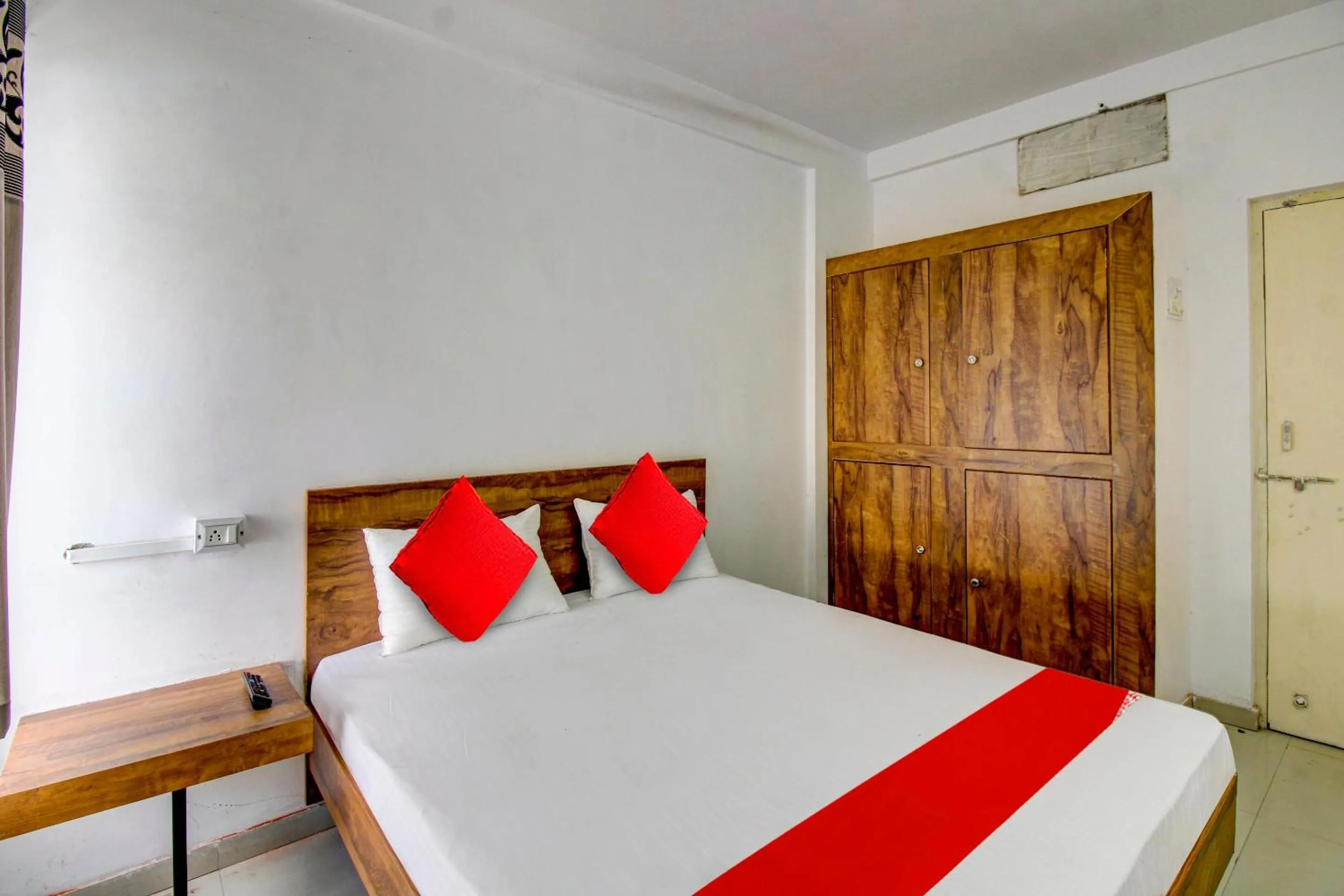 Bedroom, Bed in Hotel O The Golden Key