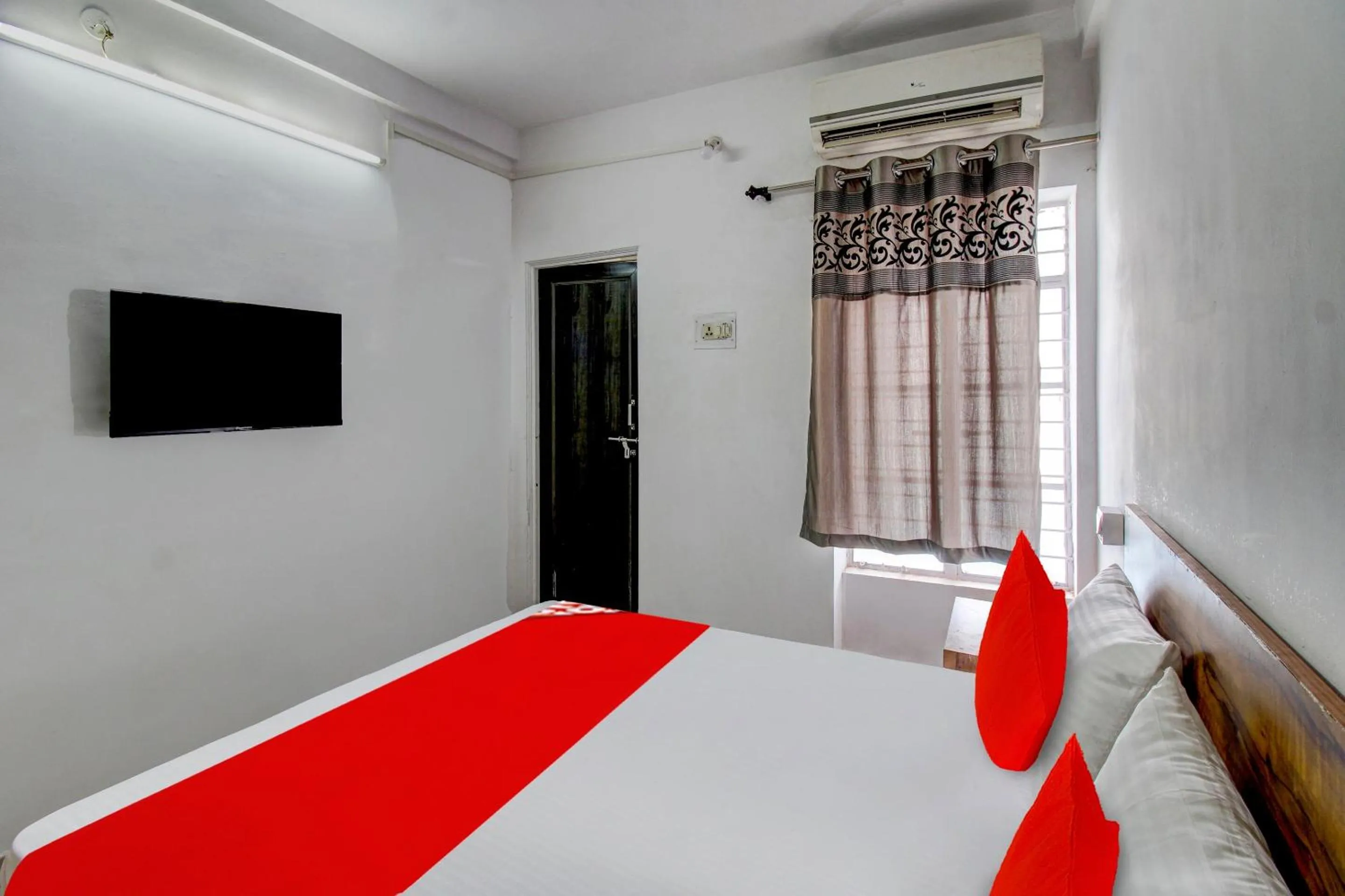 Bedroom, Bed in Hotel O The Golden Key