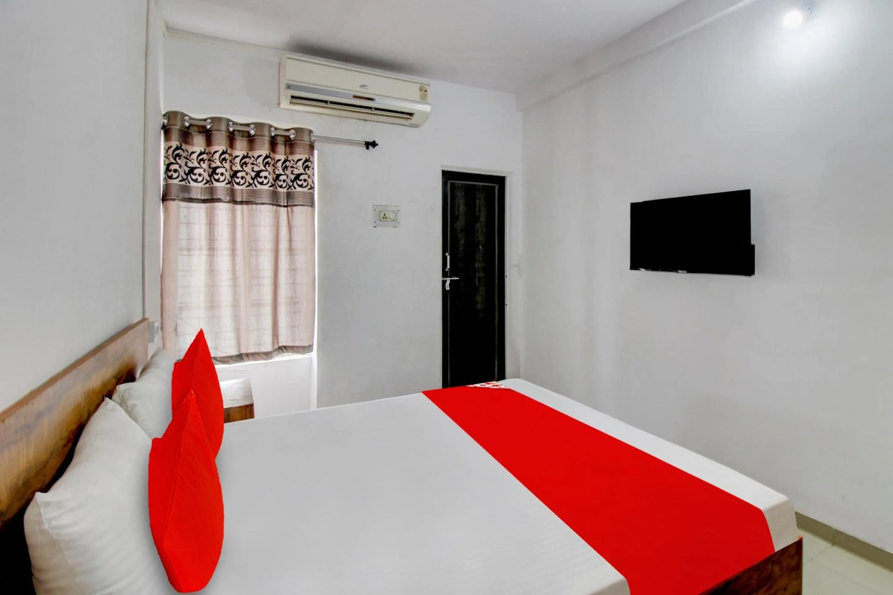 Bedroom, Bed in Hotel O The Golden Key