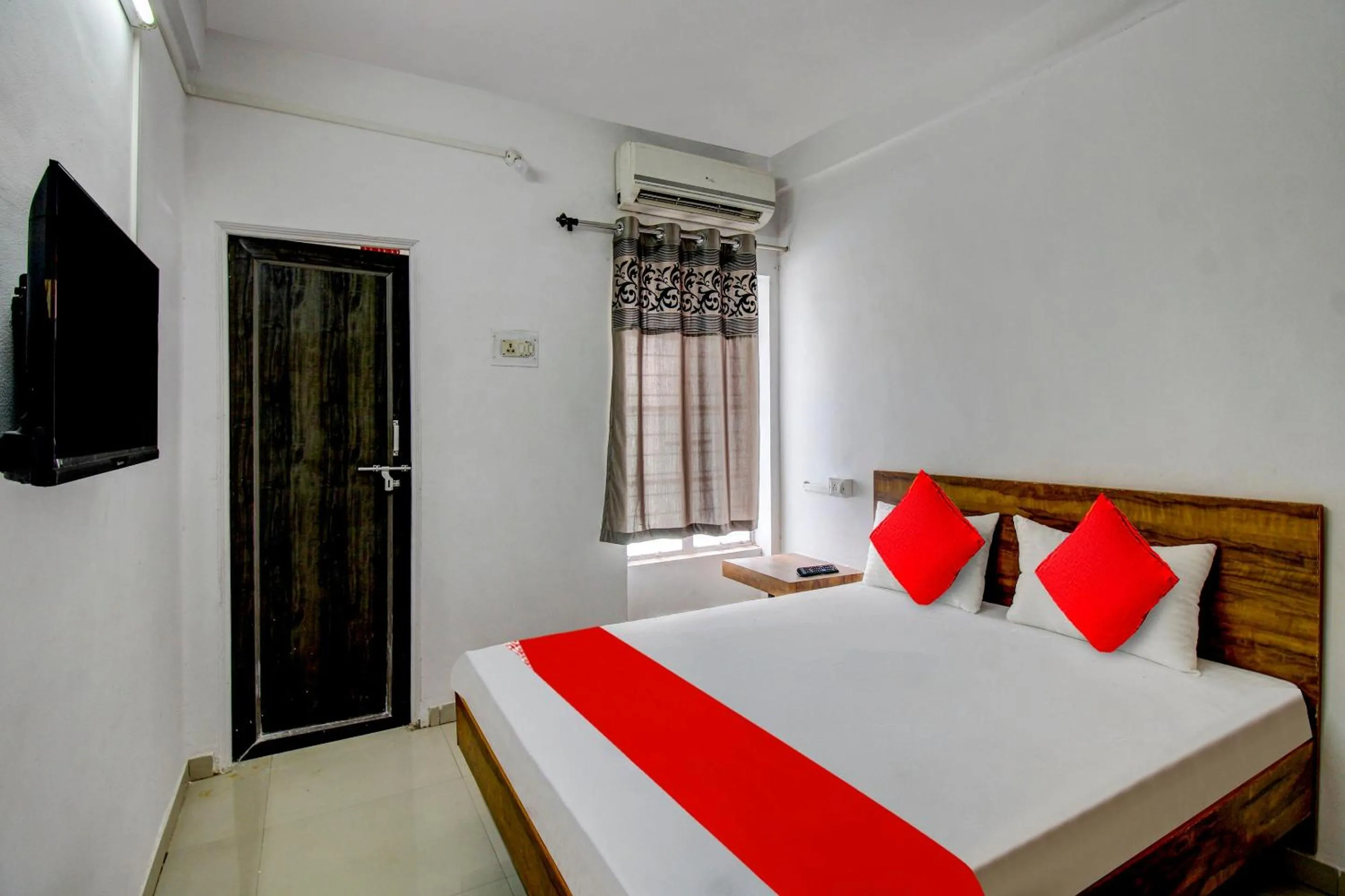 Bedroom, Bed in Hotel O The Golden Key