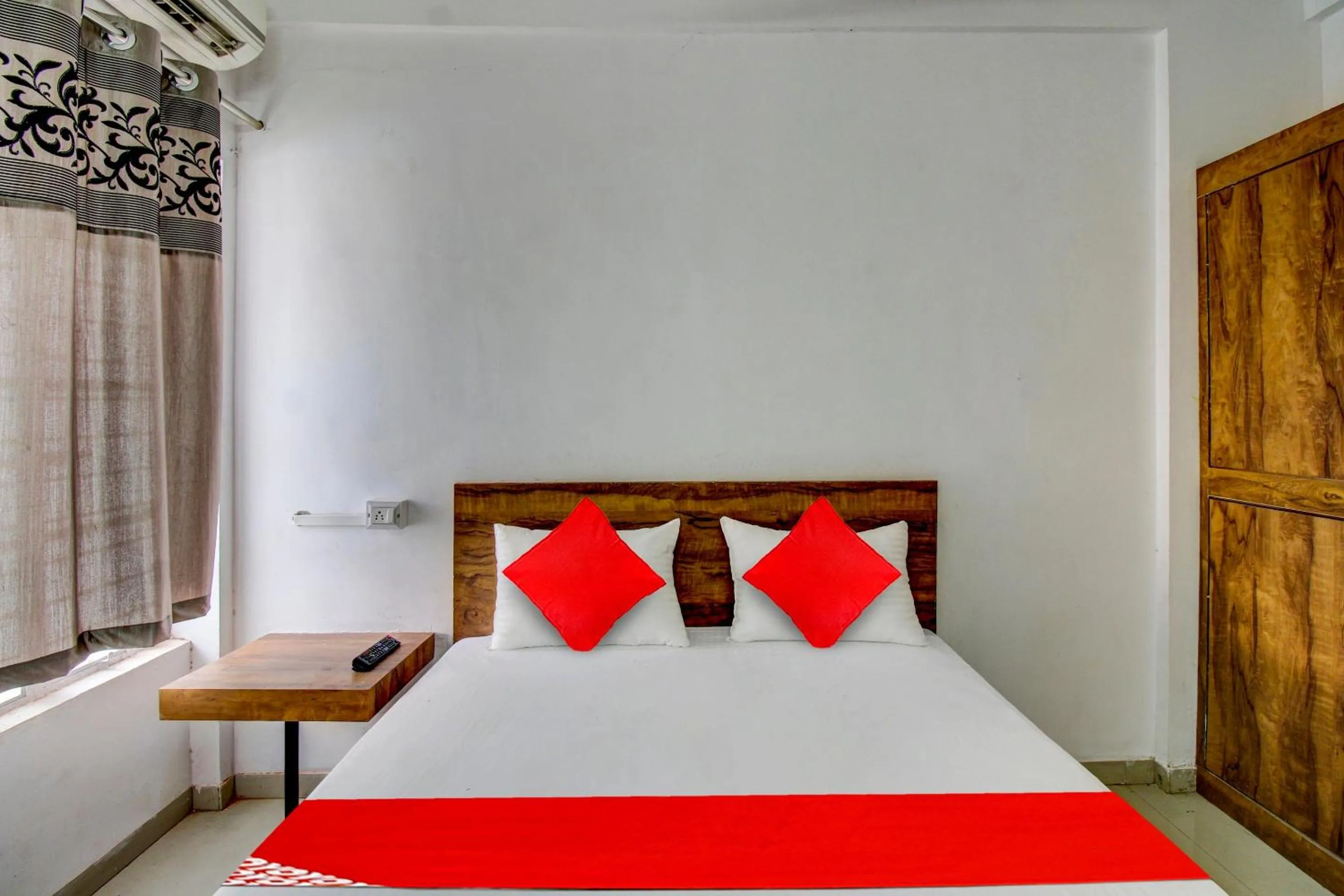 Bedroom, Bed in Hotel O The Golden Key