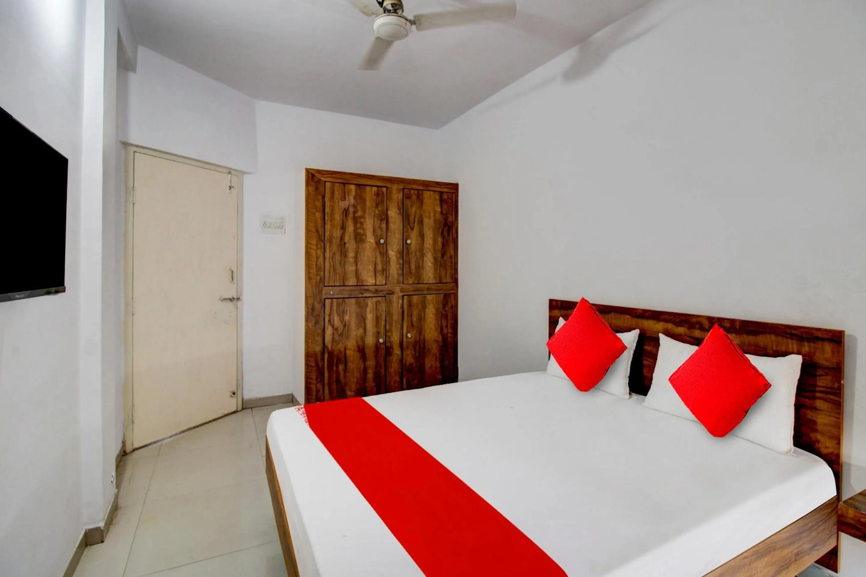 Bedroom, Bed in Hotel O The Golden Key