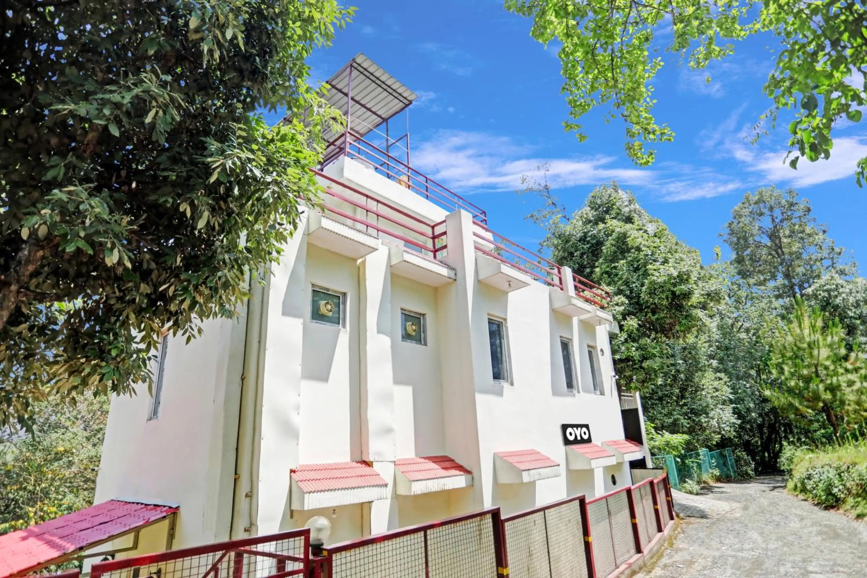 Facade/entrance in Hotel O by OYO Serene Escape