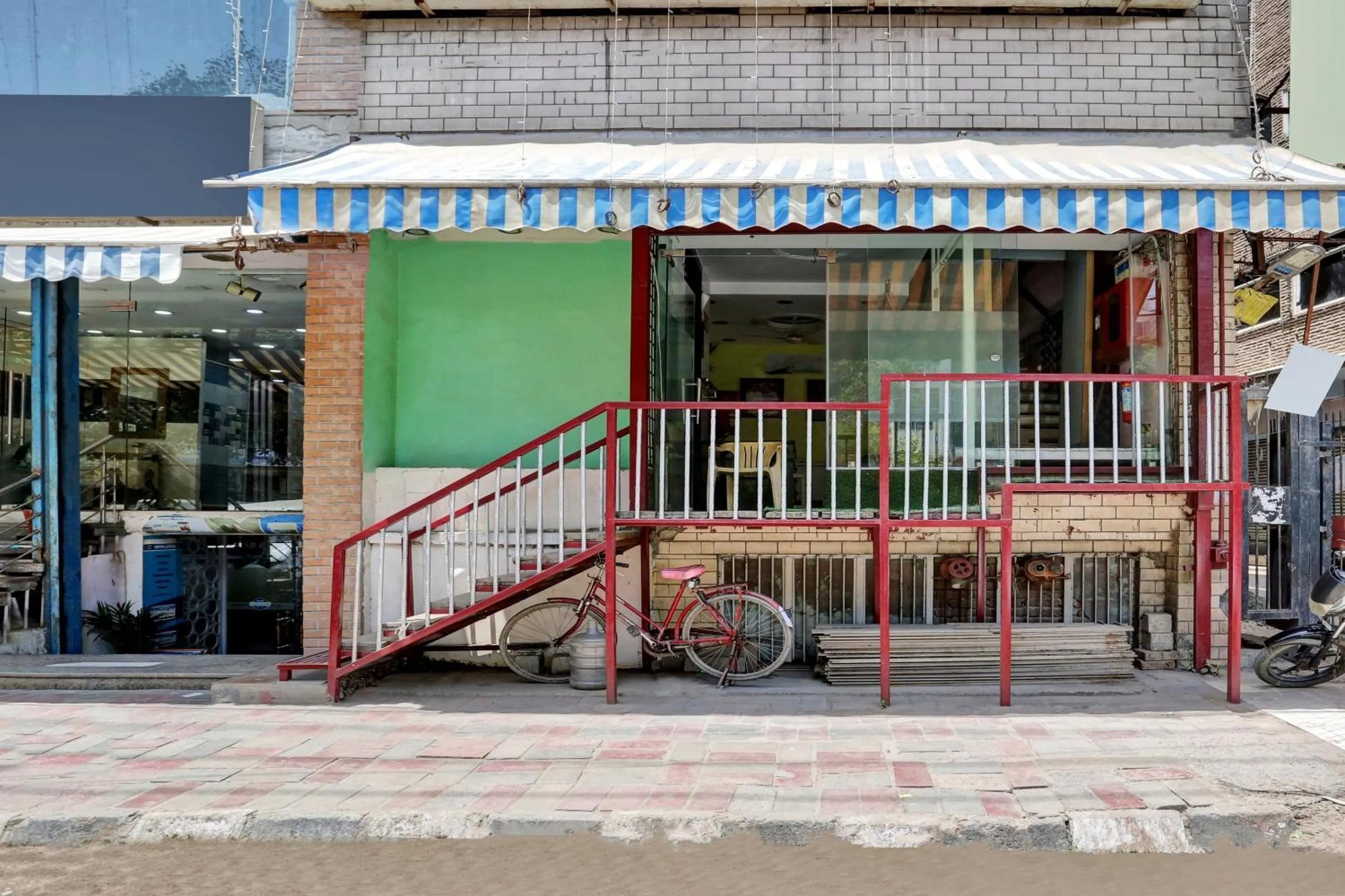 Facade/entrance in Hotel O Abhishek Residency