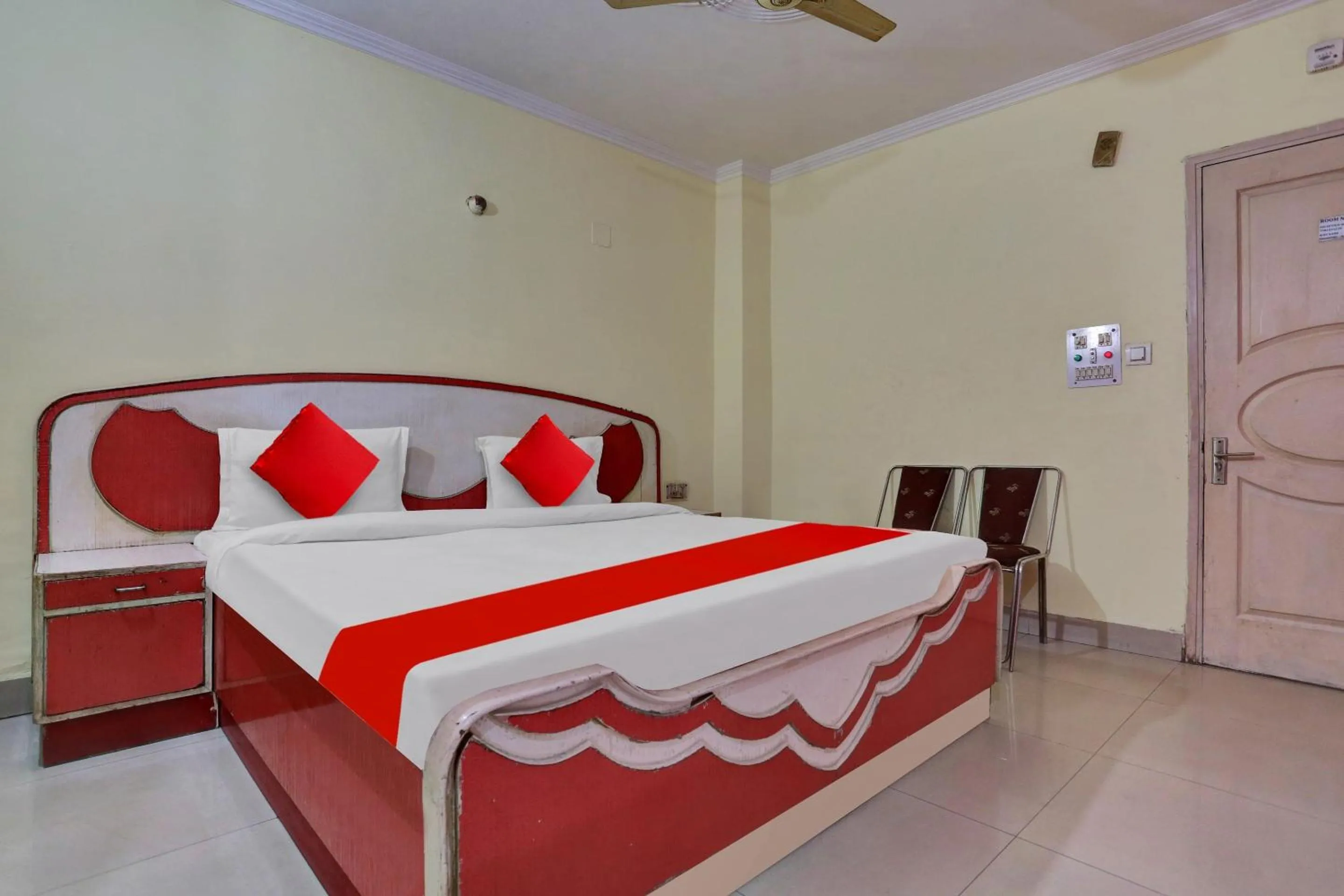 Lobby or reception, Bed in Hotel O Abhishek Residency