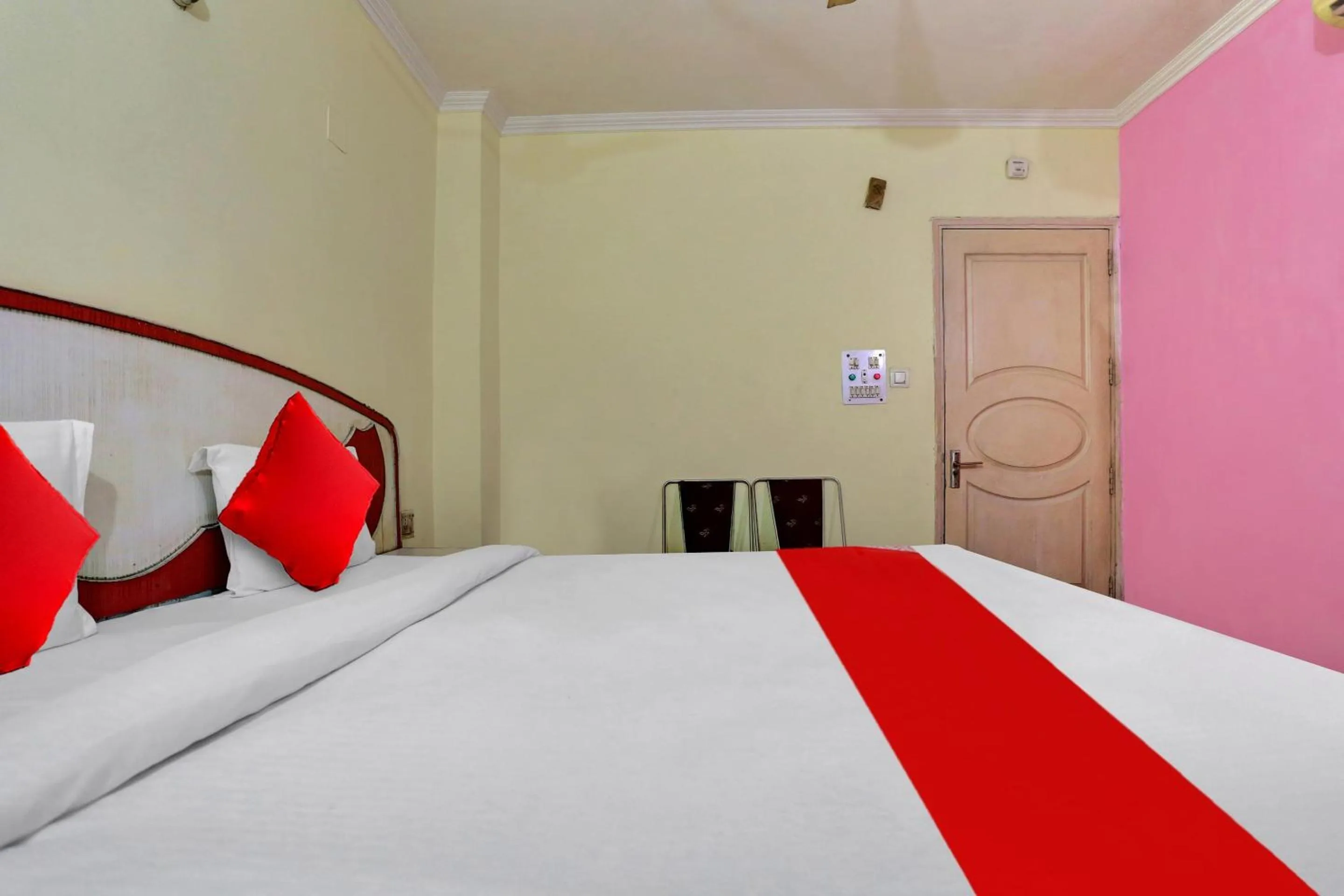 Bedroom, Bed in Hotel O Abhishek Residency