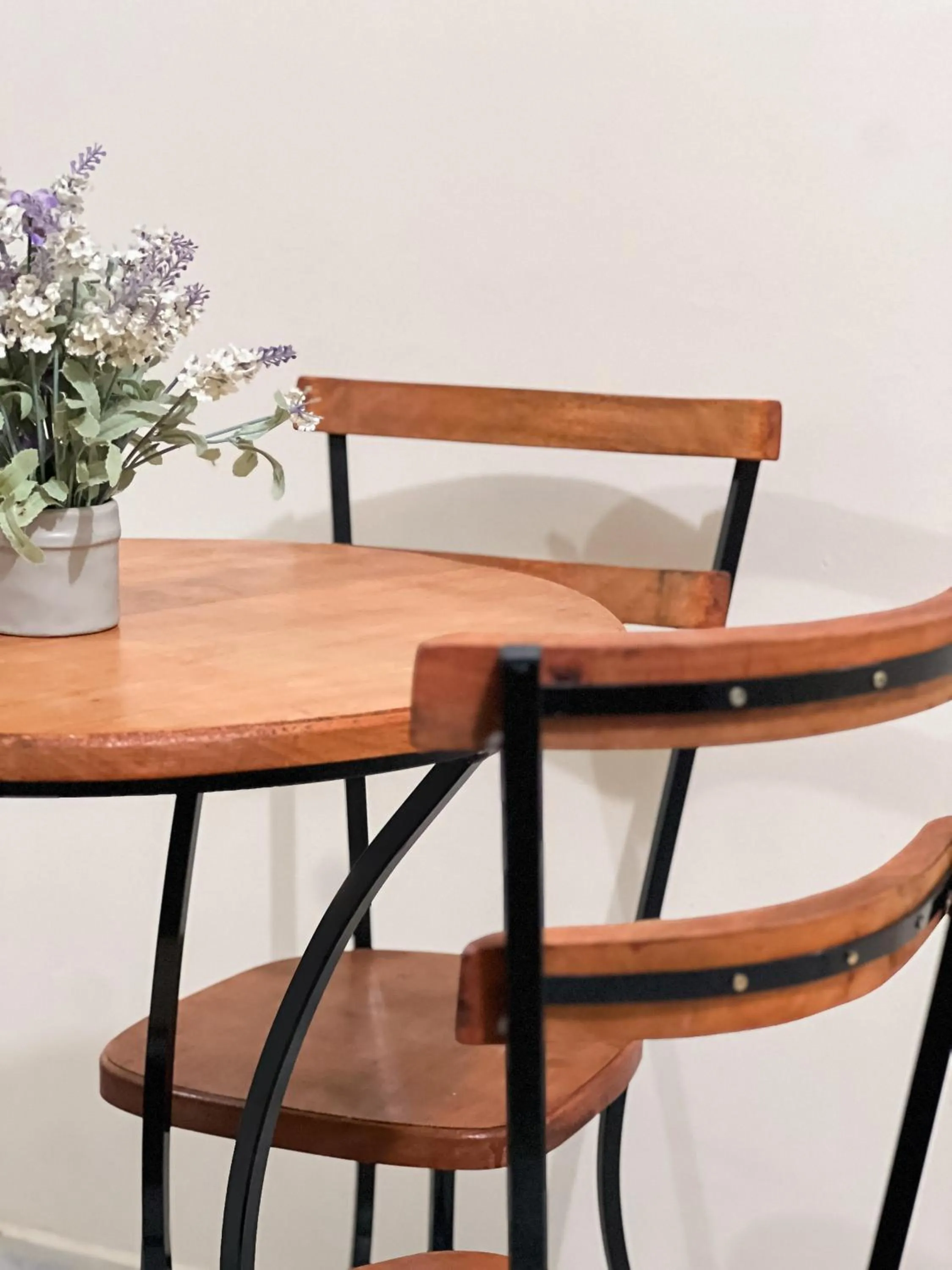 Seating area in Central Hotel