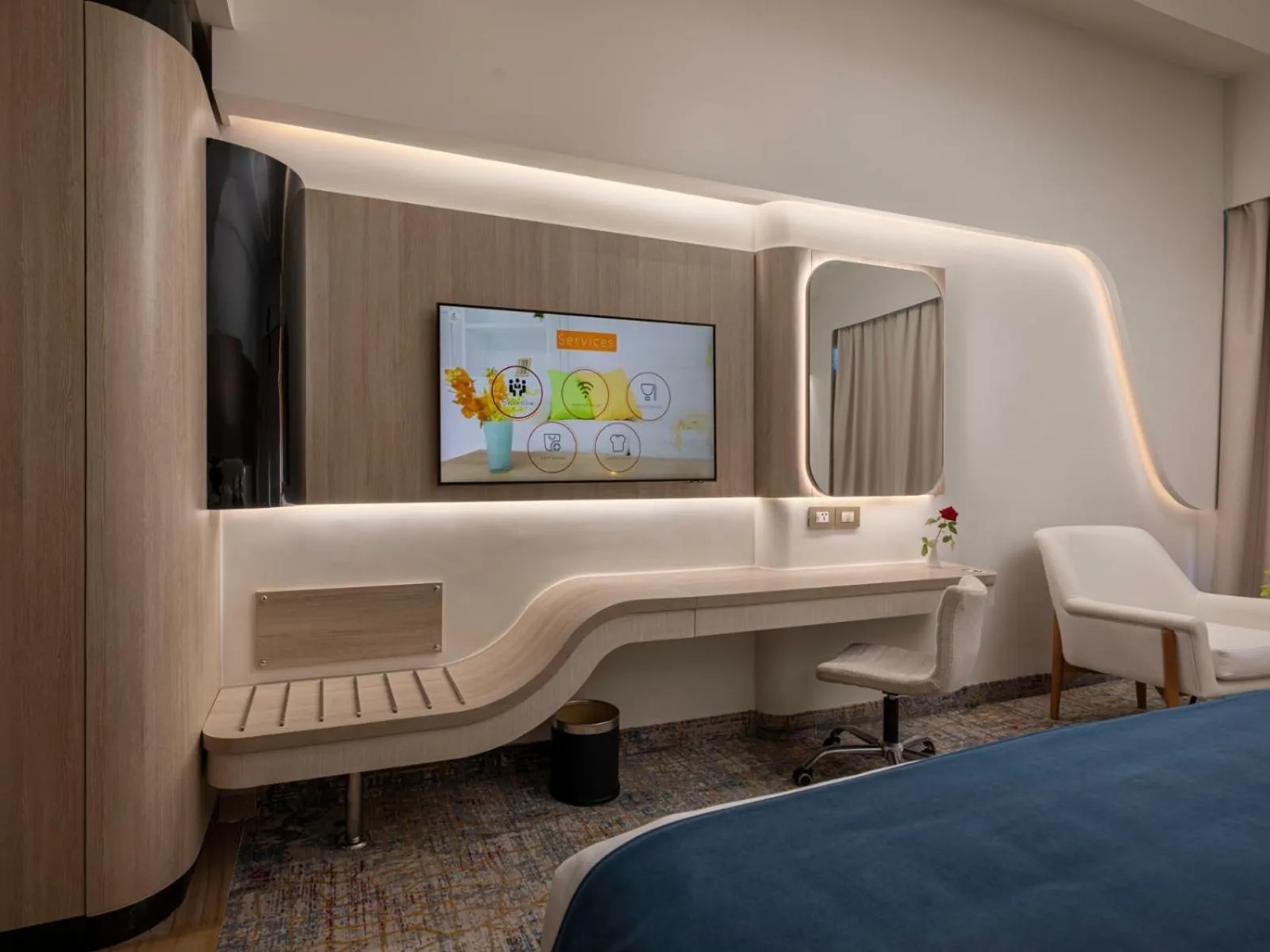 TV and multimedia, Bed in Crowne Plaza Alexandria Mirage by IHG