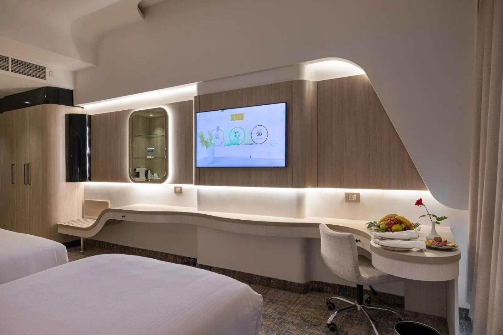 TV and multimedia in Crowne Plaza Alexandria Mirage by IHG