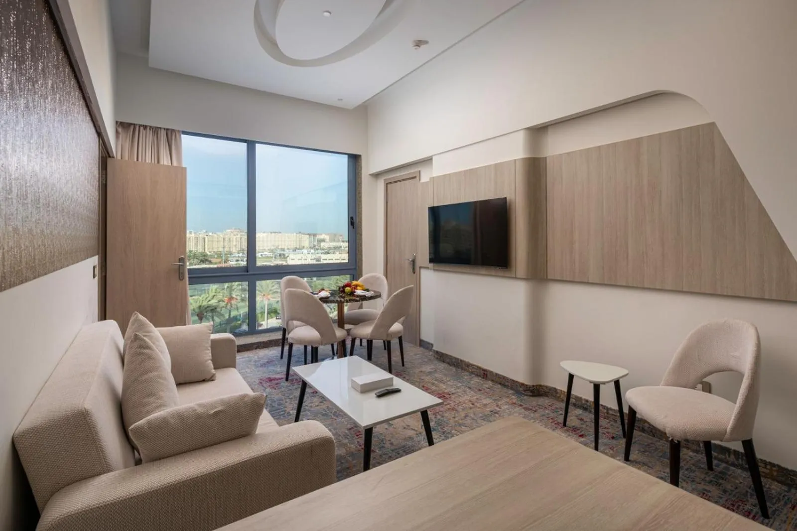 Living room in Crowne Plaza Alexandria Mirage by IHG