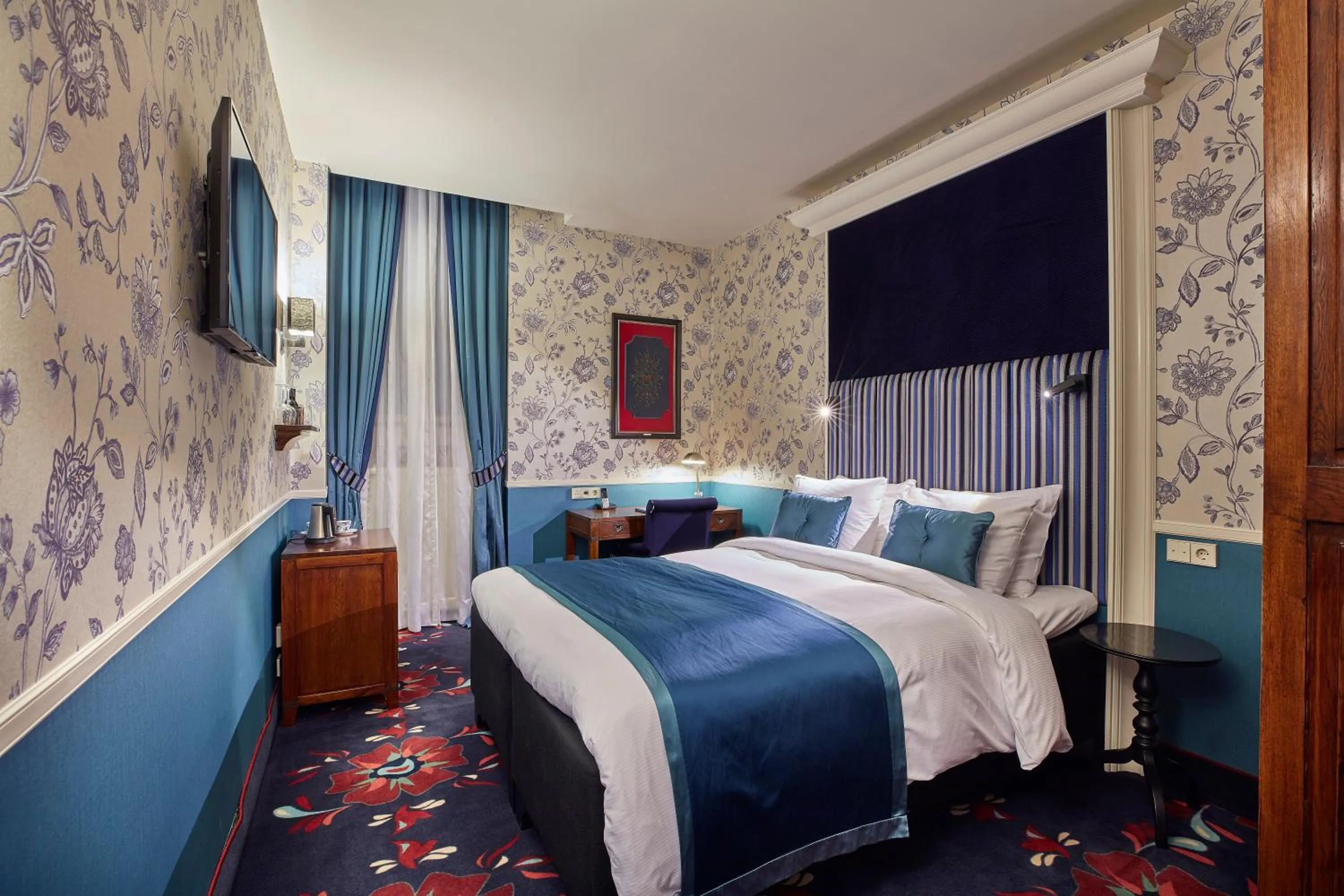 Bed in Carlton Ambassador