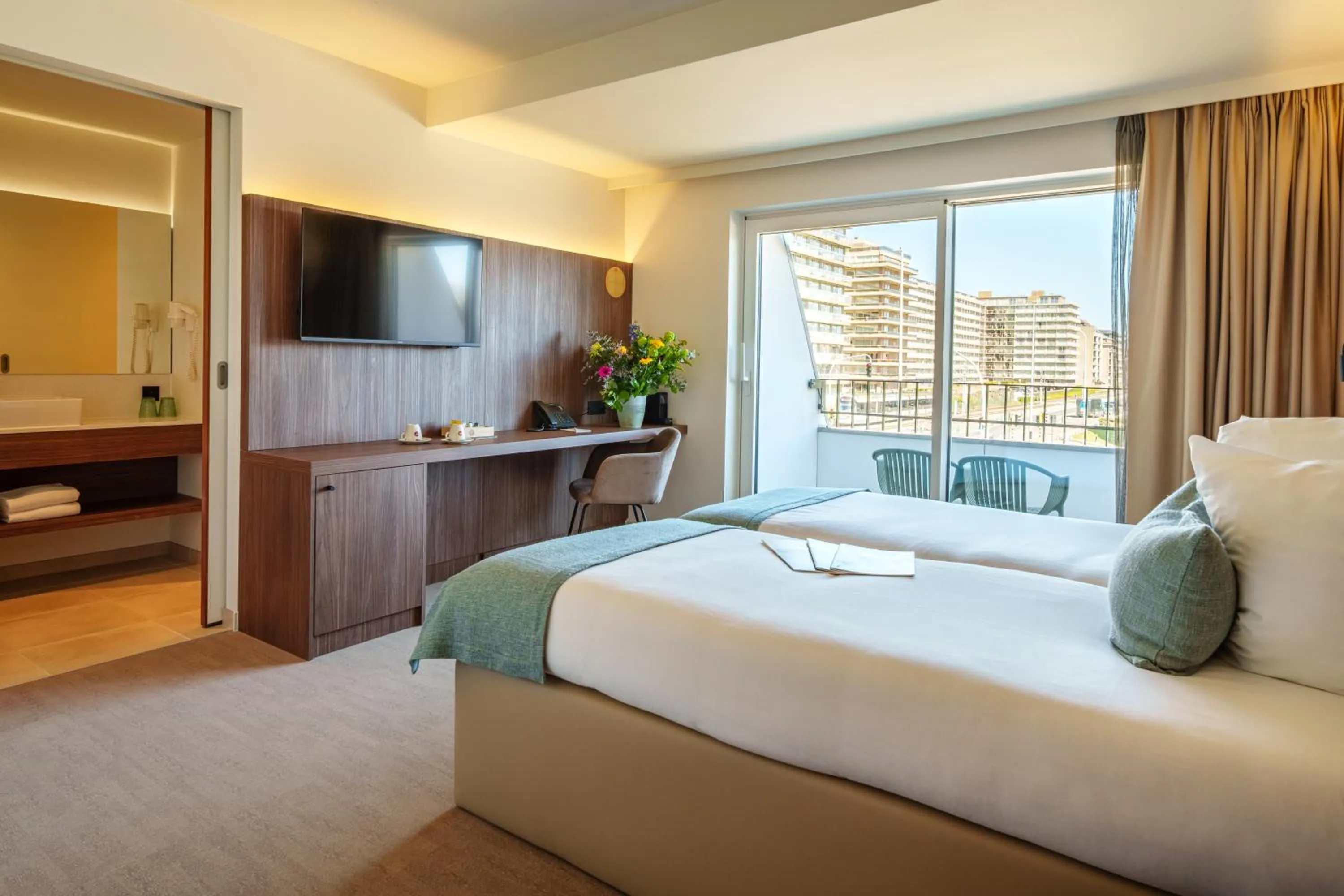 Photo of the whole room, Bed in Dune Hotel Nieuwpoort