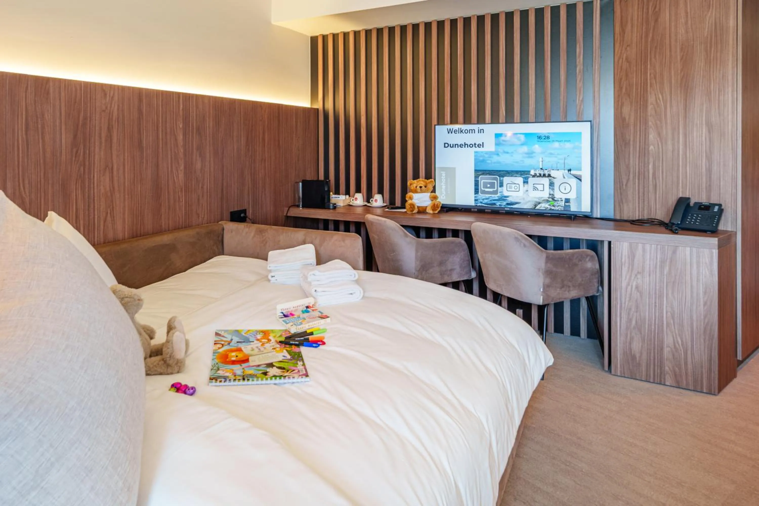 children, Bed in Dune Hotel Nieuwpoort