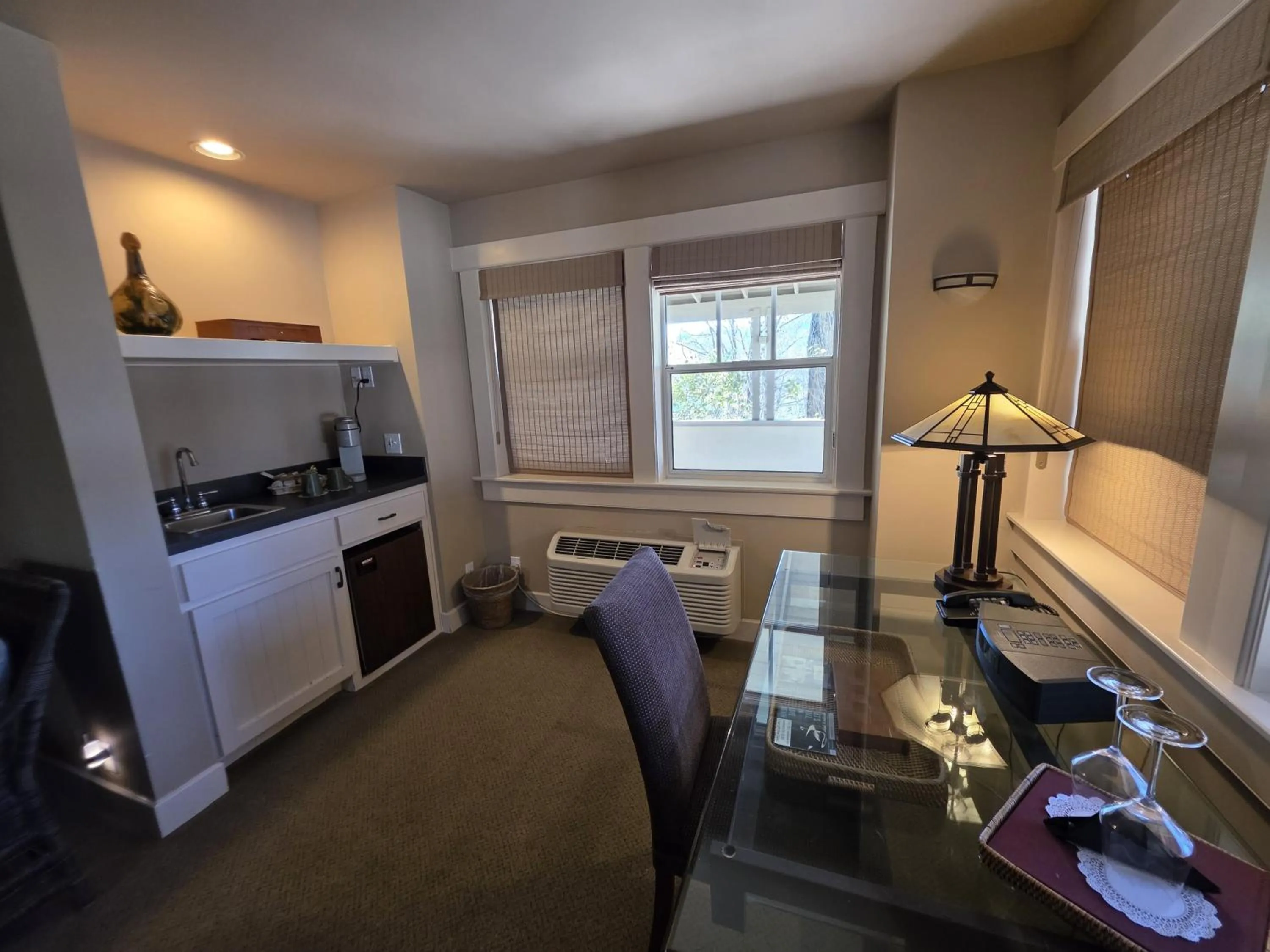 Kitchen or kitchenette in Orchard Hill