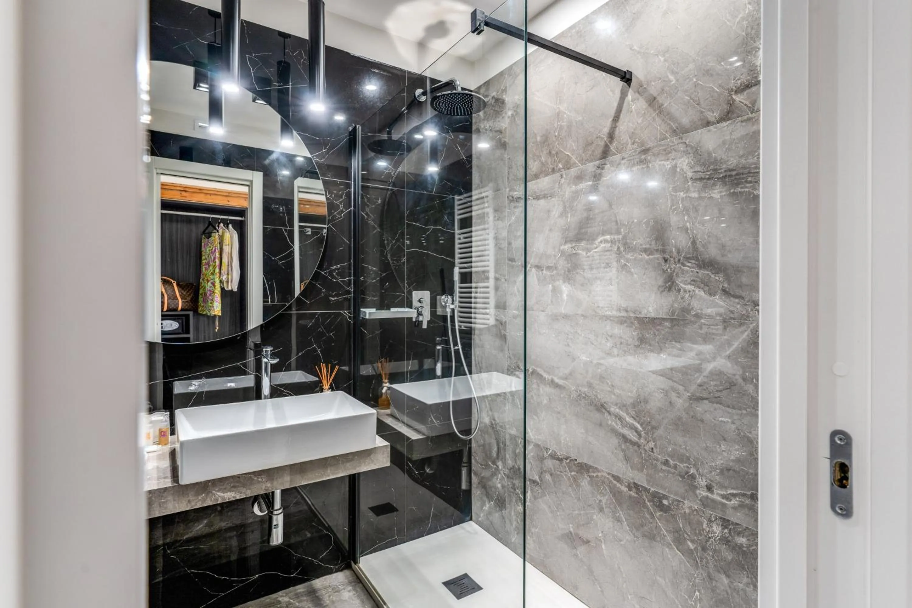 Shower in Arenula Suites