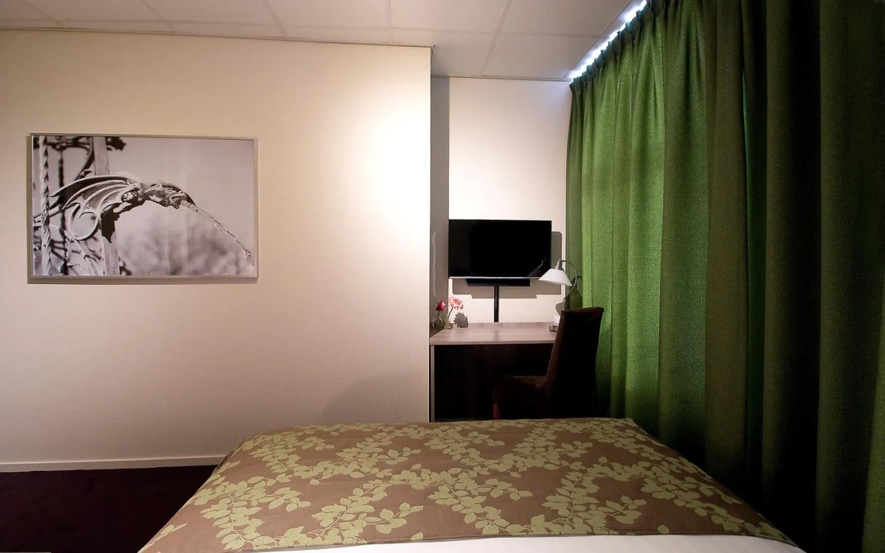 TV and multimedia, Bed in Hotel Old Dutch Bergen op Zoom