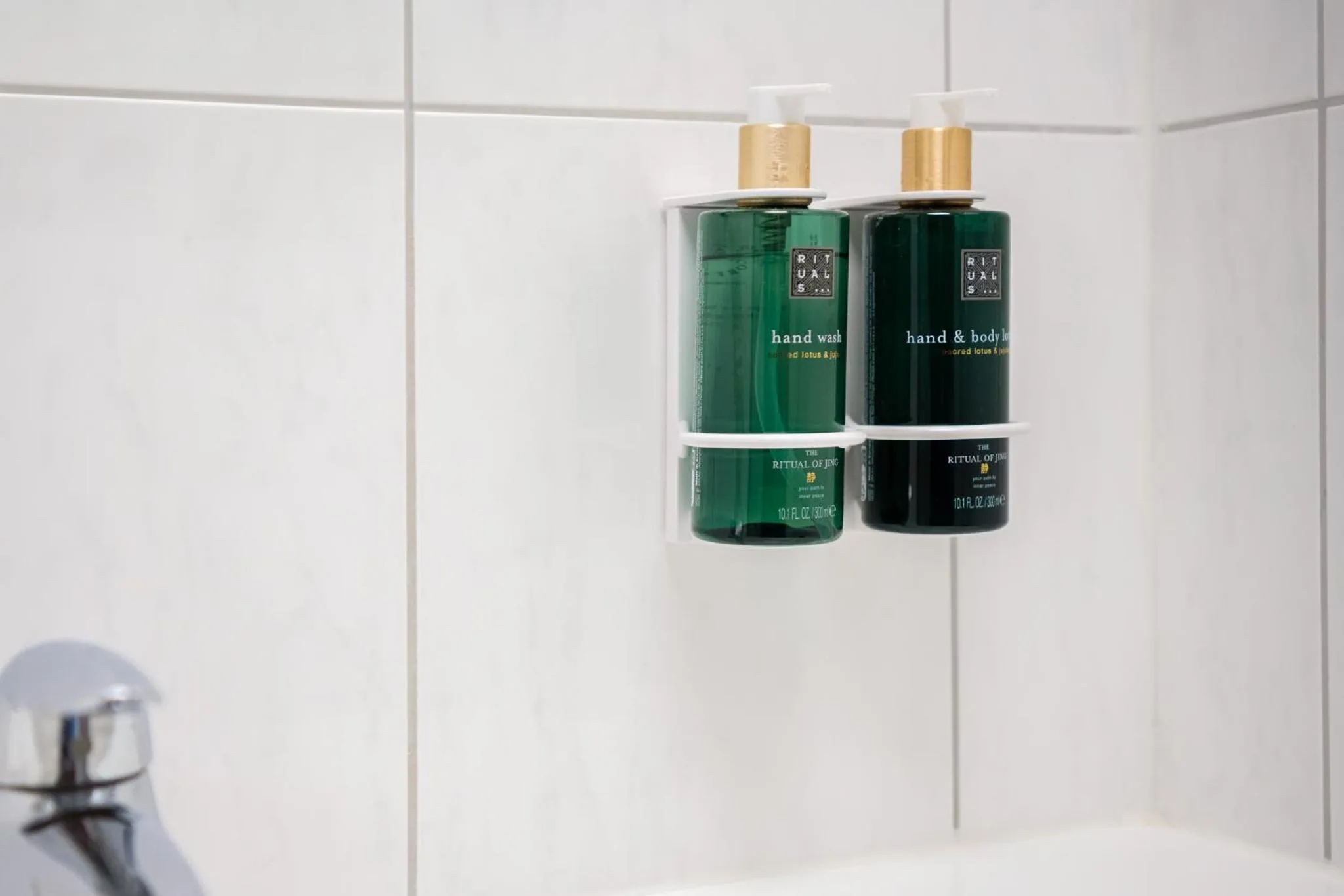 Shower in Hotel Old Dutch Bergen op Zoom