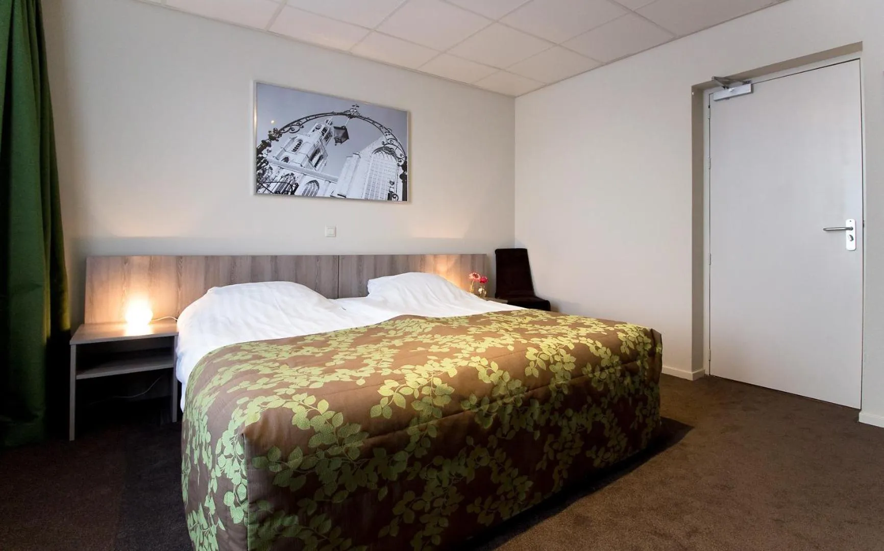 Photo of the whole room, Bed in Hotel Old Dutch Bergen op Zoom