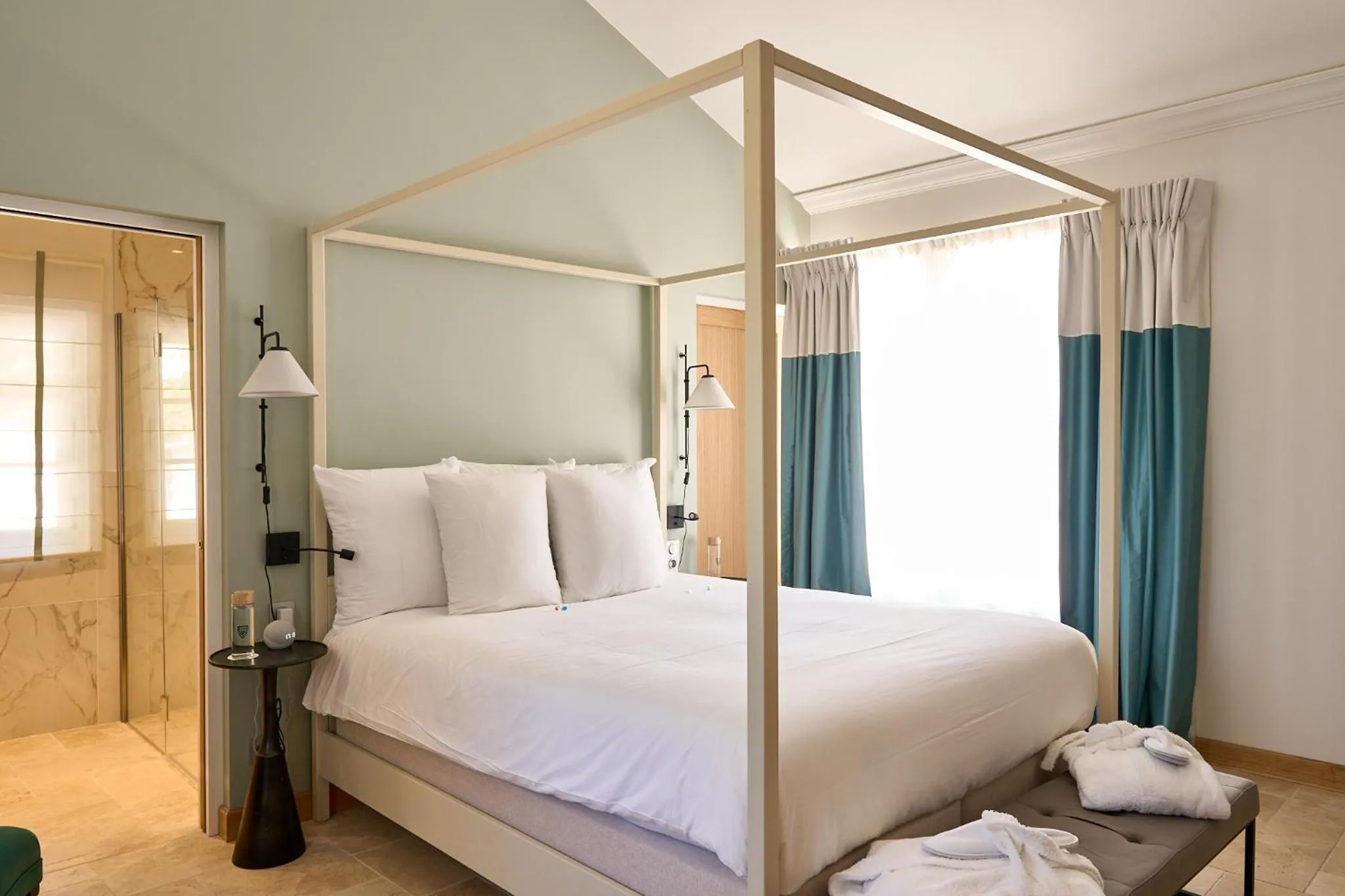 Bedroom, Bed in Domaine de la Commanderie de Ballan