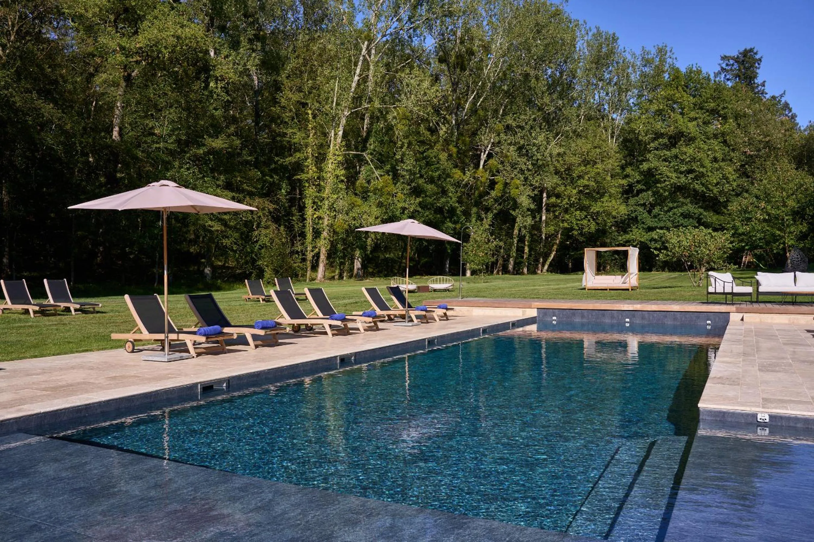 Swimming pool in Domaine de la Commanderie de Ballan