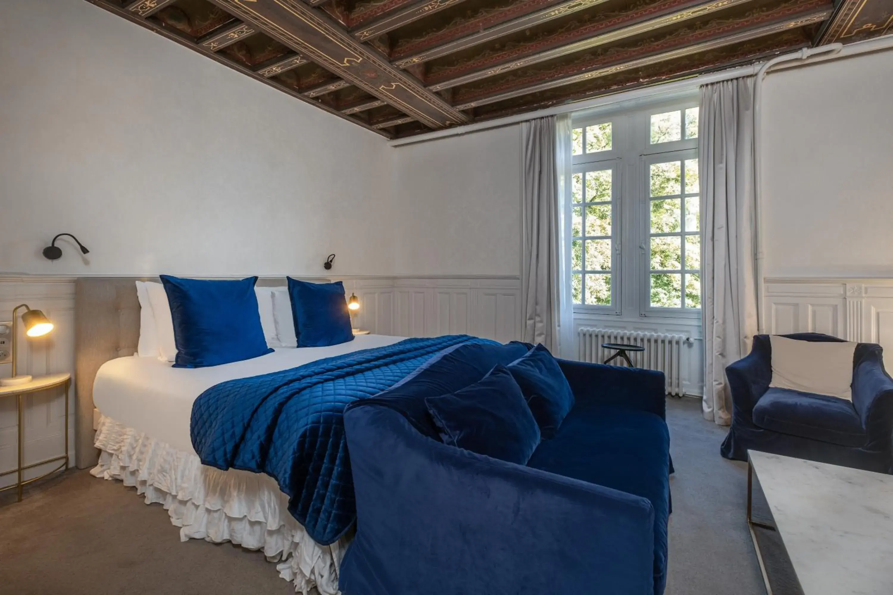 Junior Suite in Domaine de la Commanderie de Ballan Junior Suite in Domaine de la Commanderie de Ballan