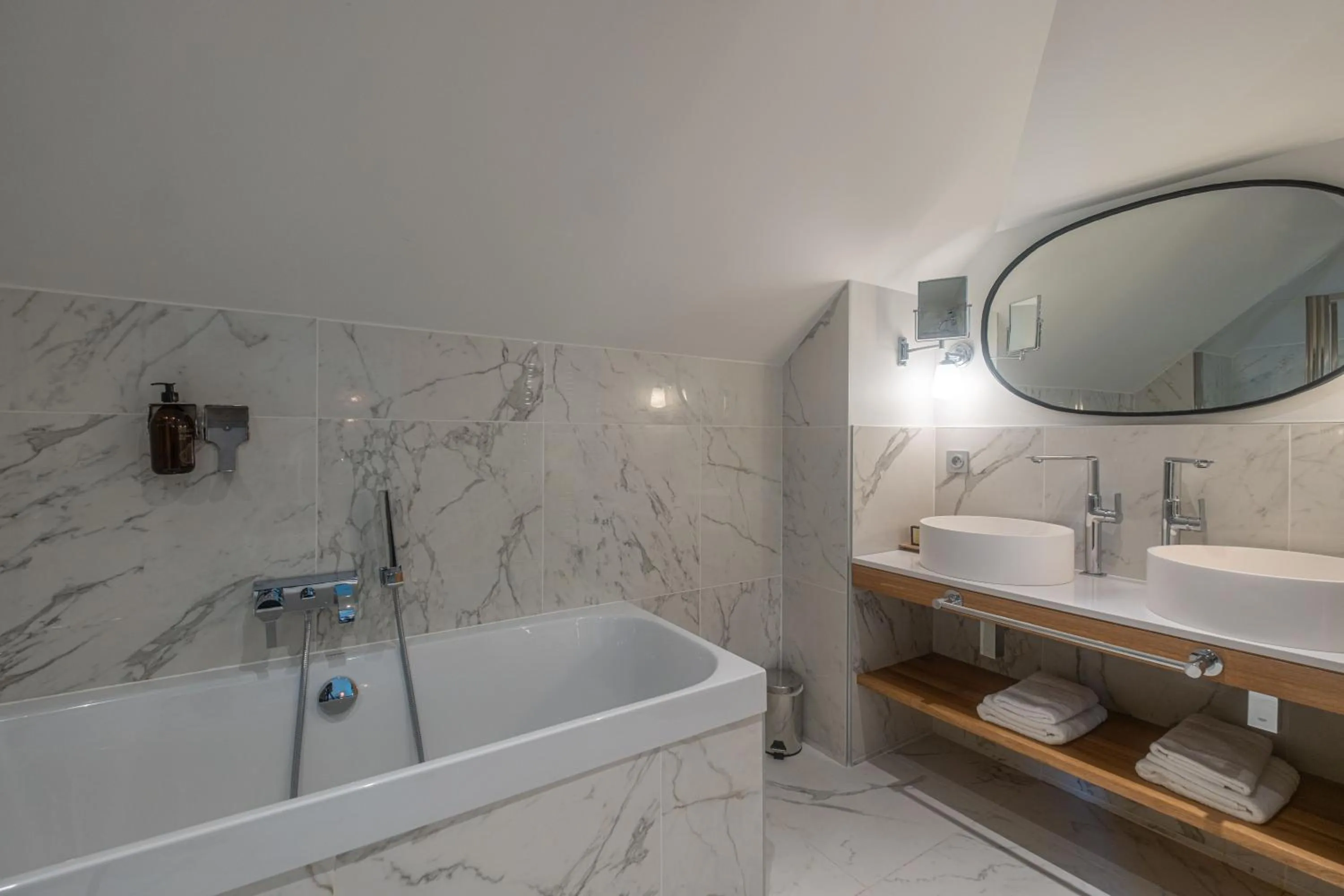 Bathroom in Domaine de la Commanderie de Ballan