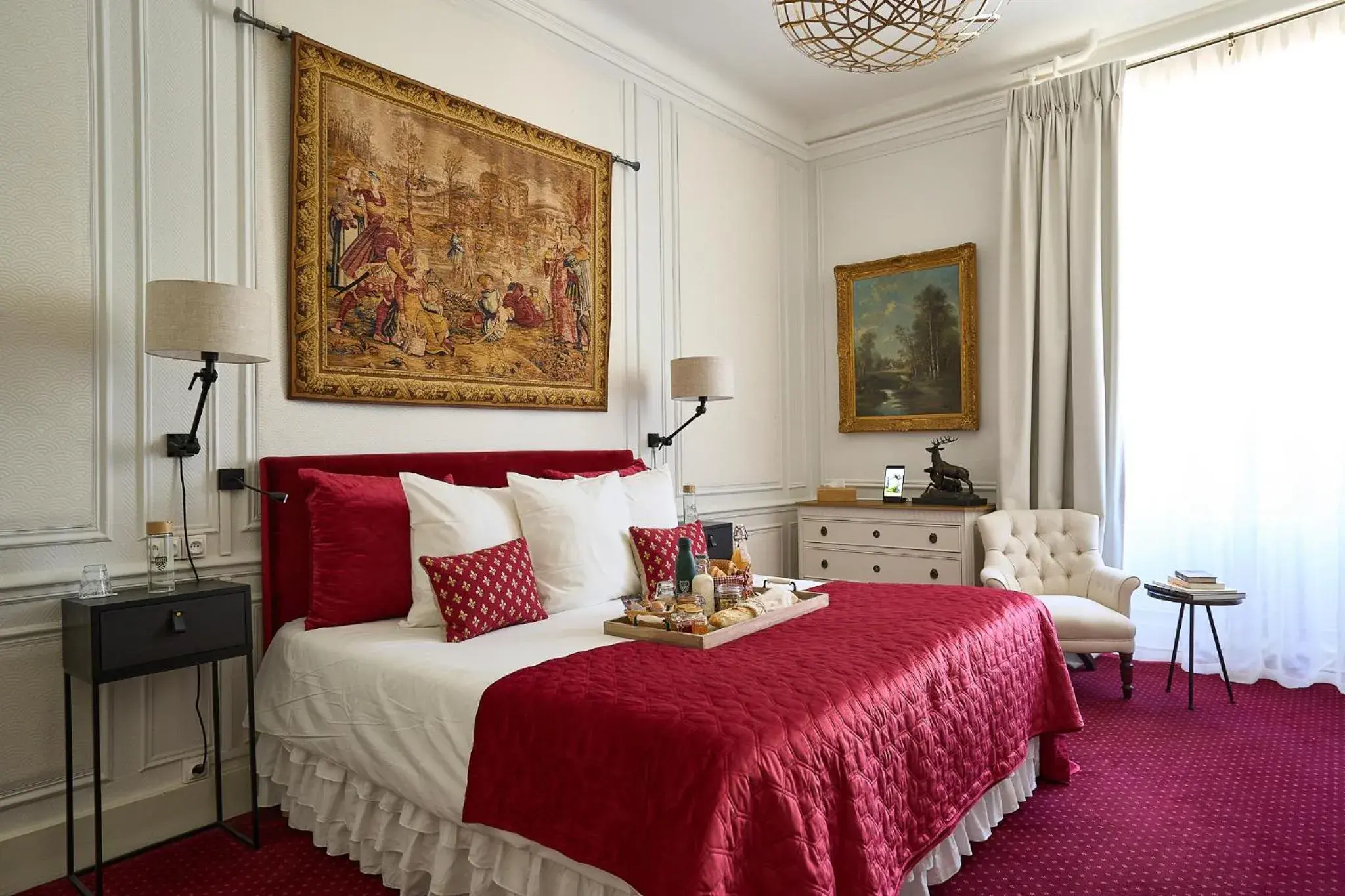 Royal Suite in Domaine de la Commanderie de Ballan Royal Suite in Domaine de la Commanderie de Ballan