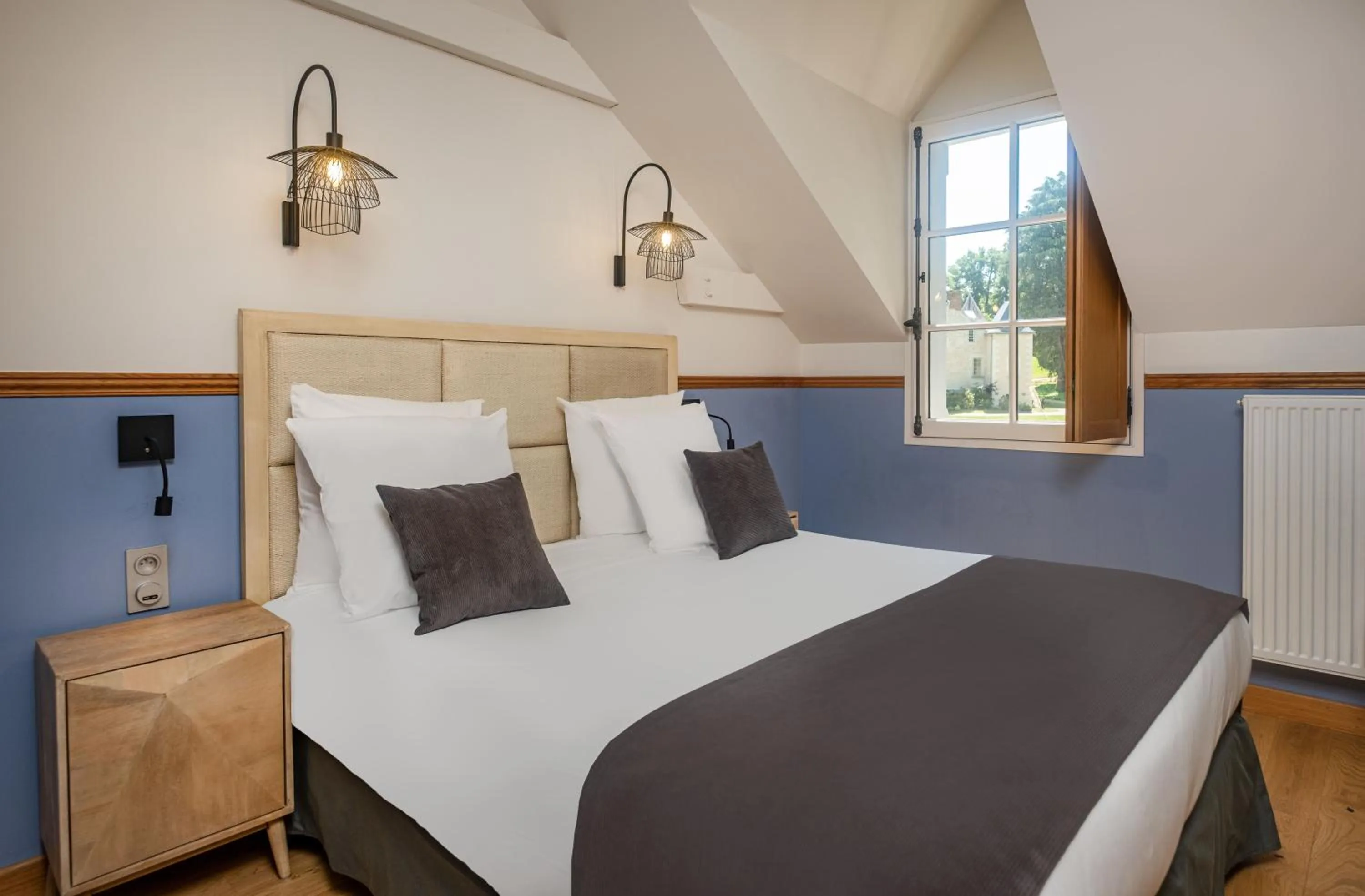 Bedroom, Bed in Domaine de la Commanderie de Ballan