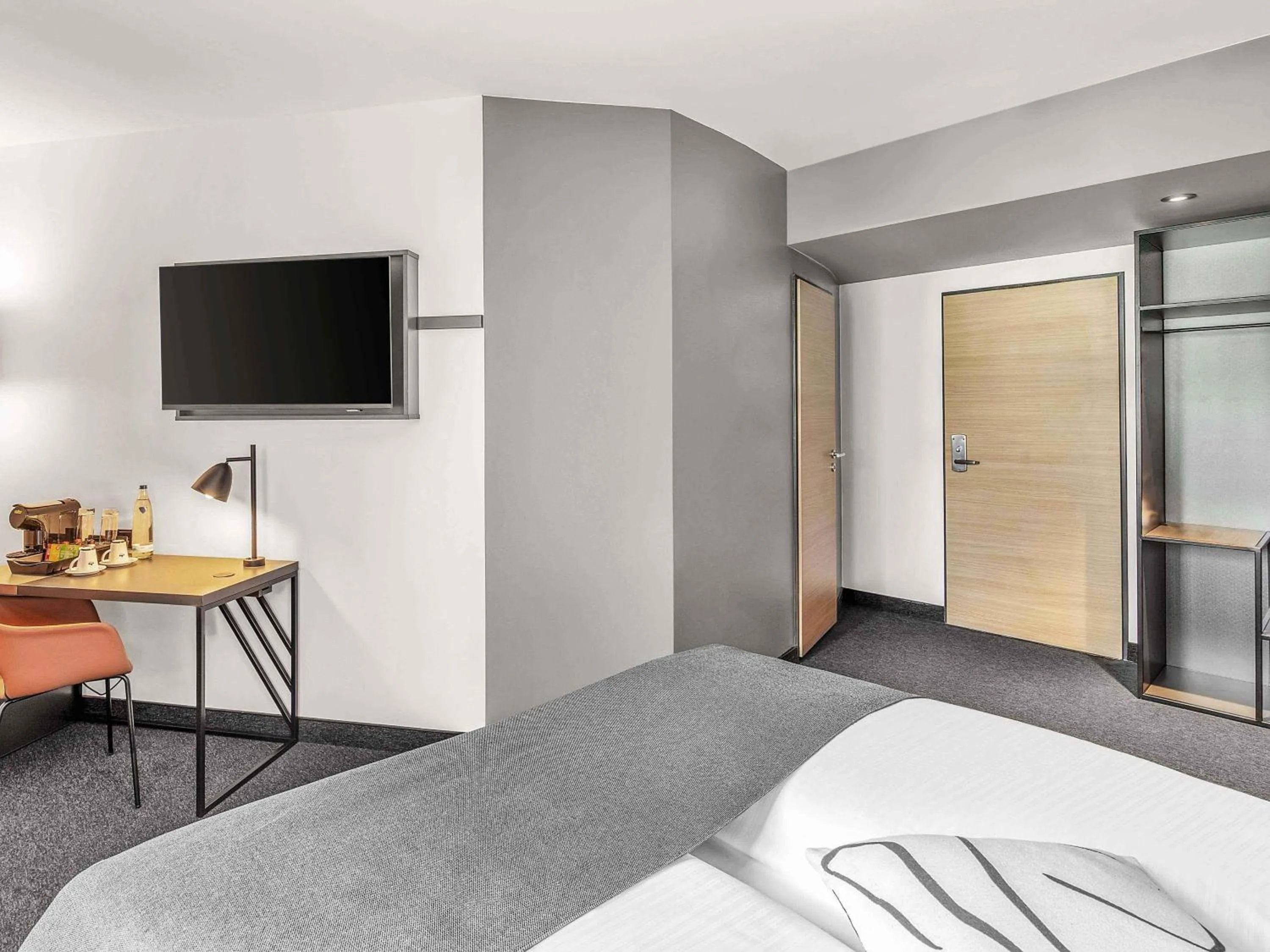 Photo of the whole room, Bed in B&B Hotel Hamburg-Harburg