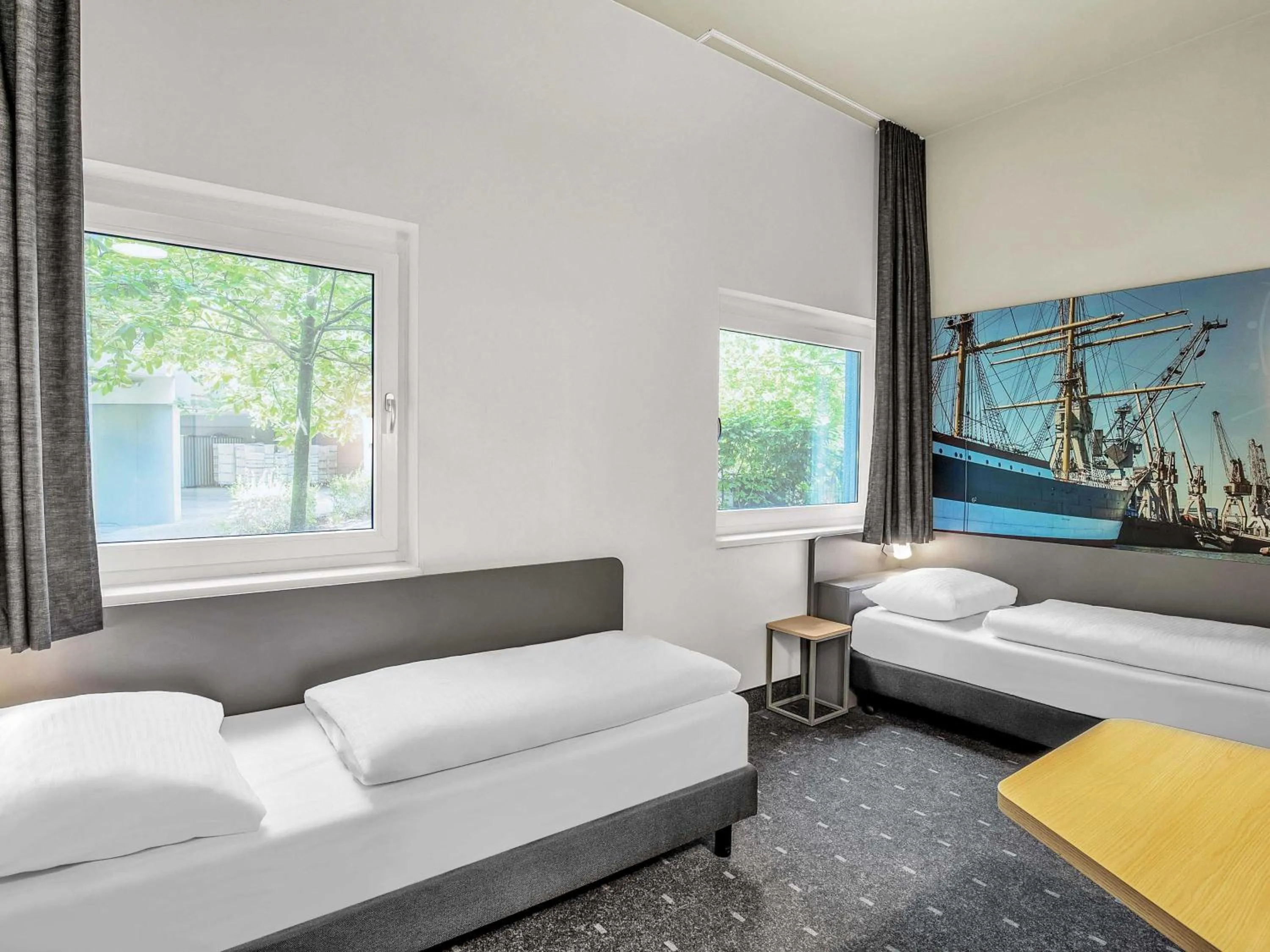 Photo of the whole room in B&B Hotel Hamburg-Harburg