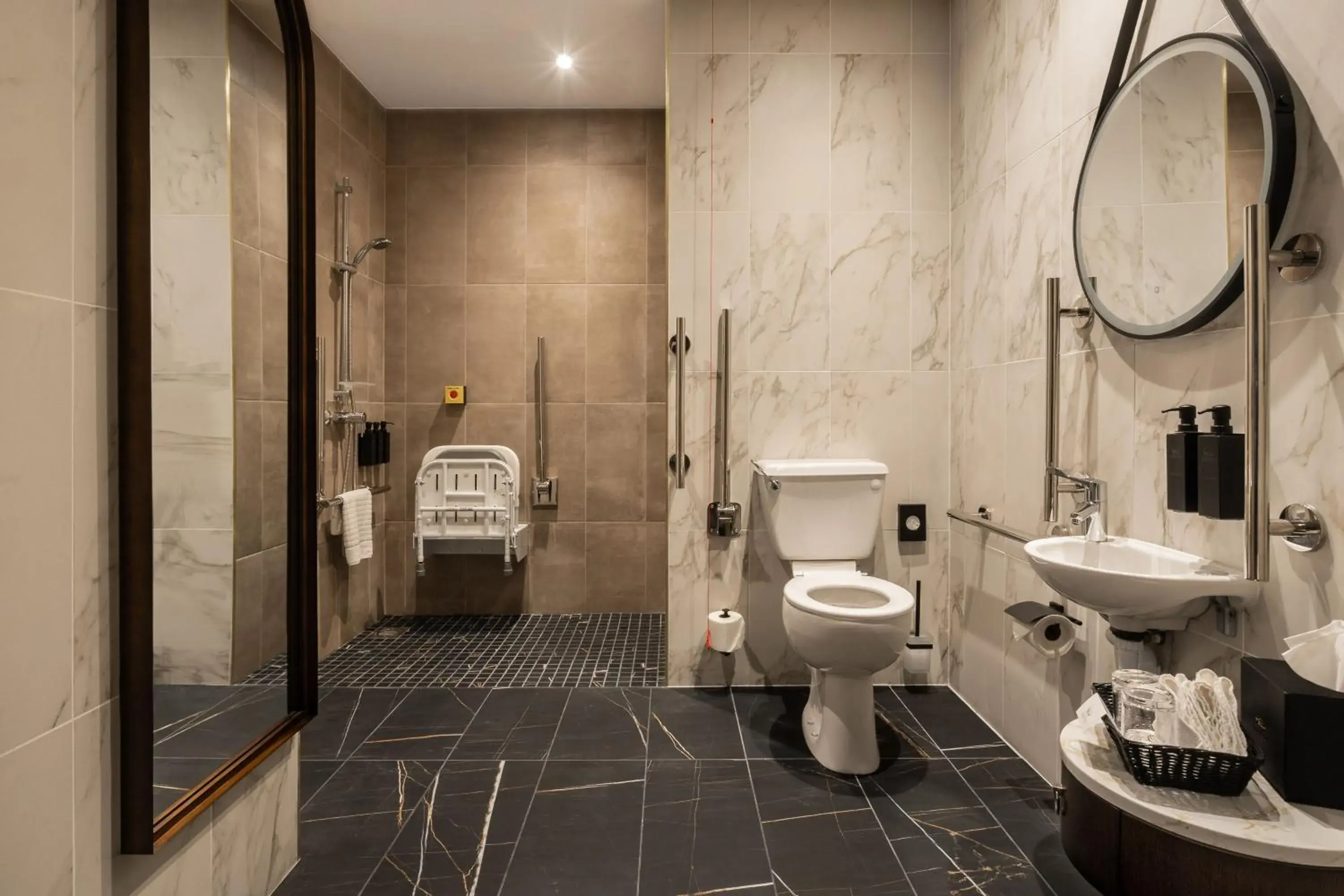 Double Room - Disability Access in The Ebrington Hotel Double Room - Disability Access in The Ebrington Hotel