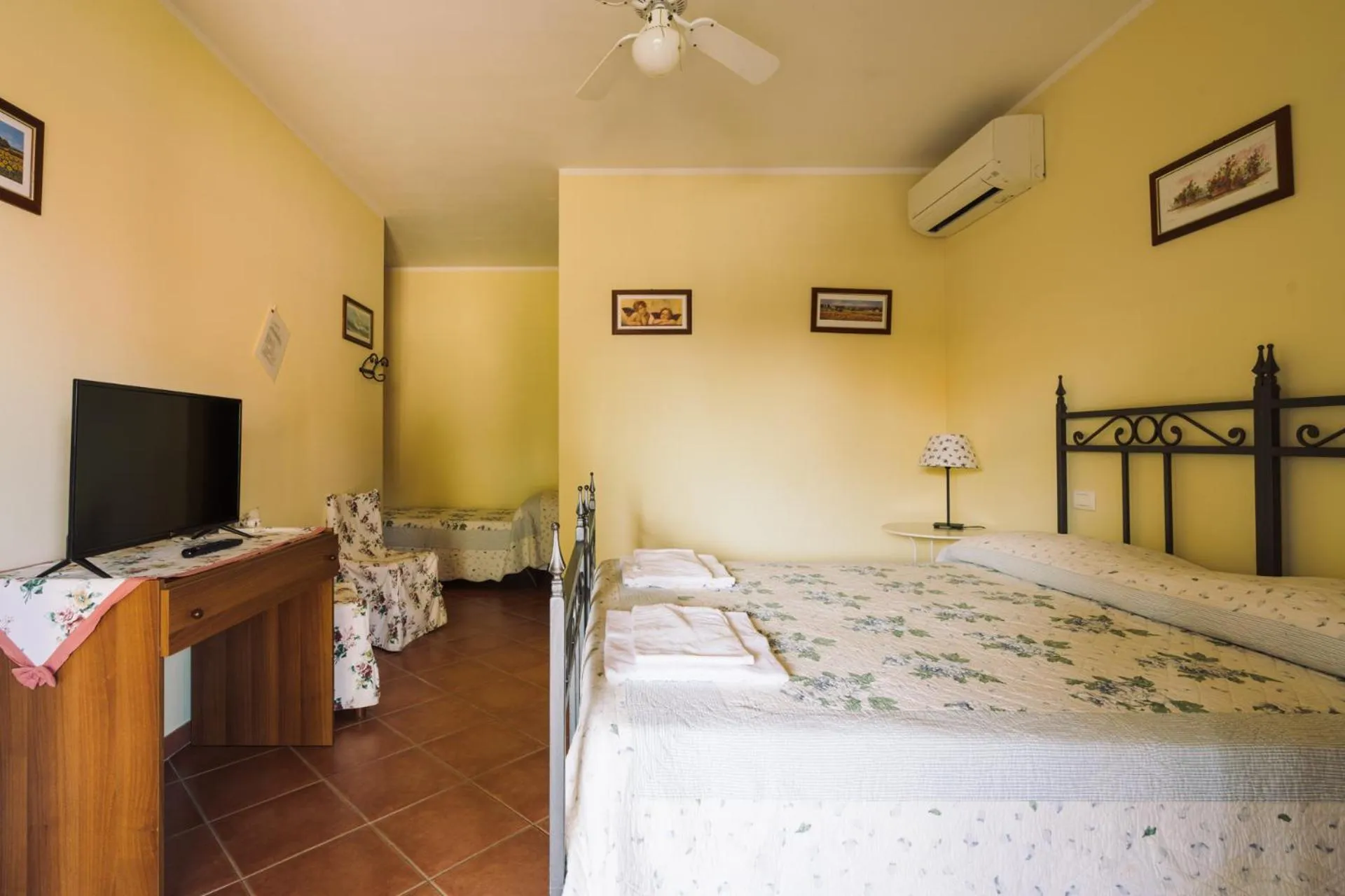 Bedroom in Agriturismo il Laghetto