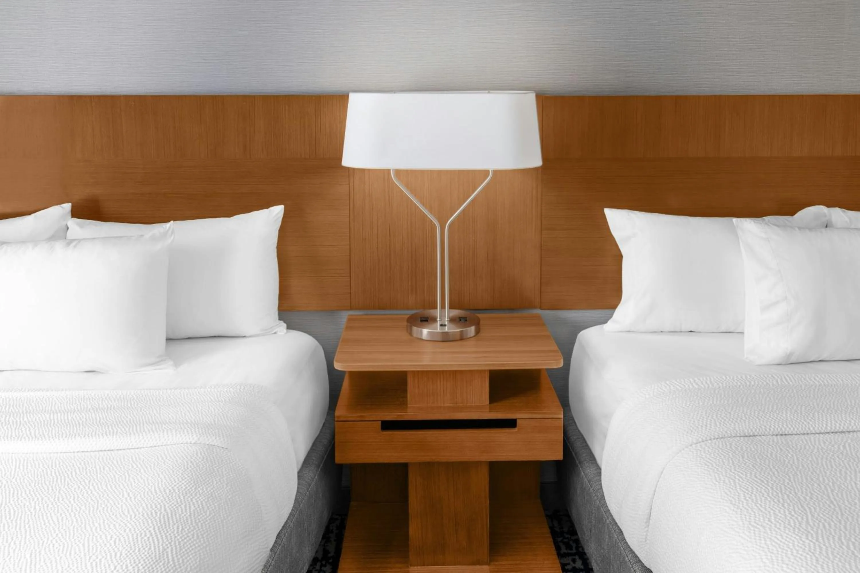 Photo of the whole room, Bed in Fairfield Inn and Suites by Marriott Calhoun