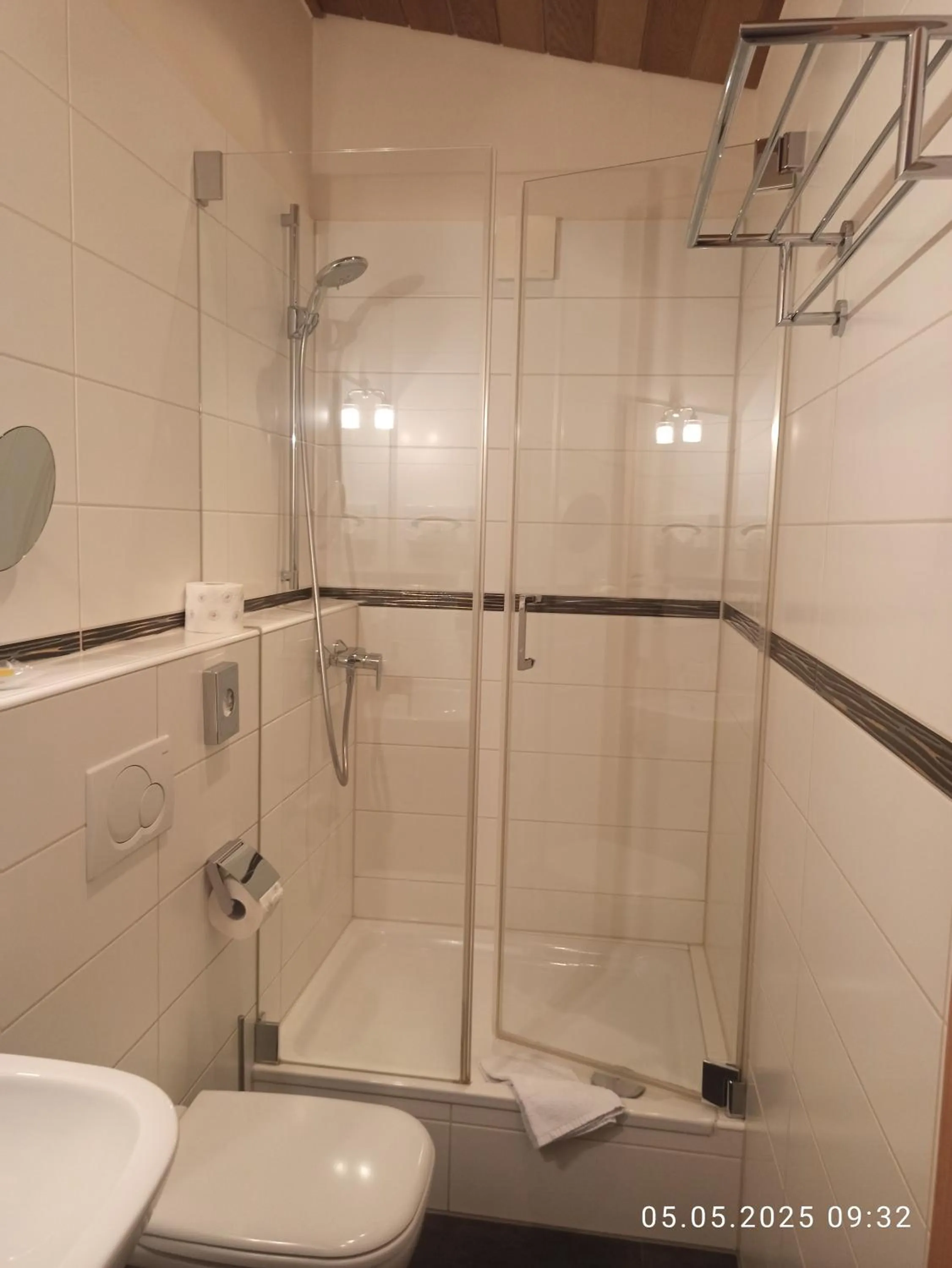 Shower in Gasthof Hirsch