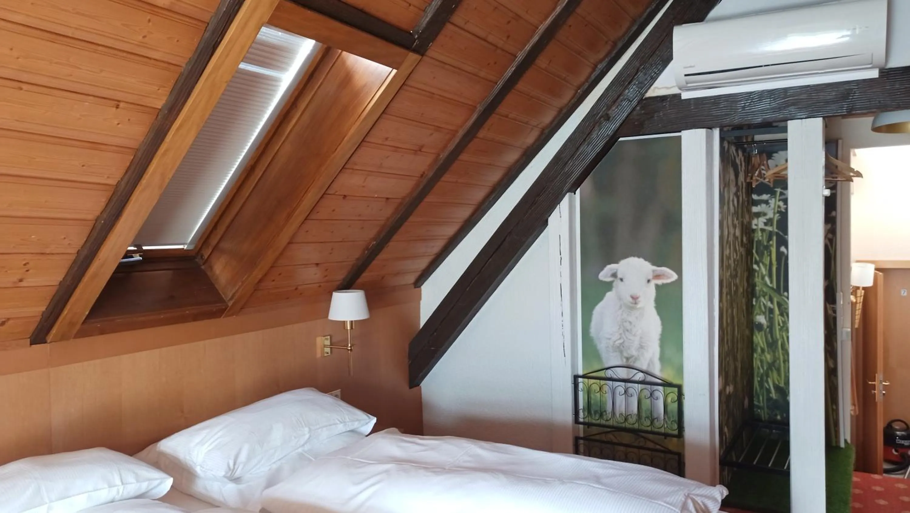 Photo of the whole room, Bed in Gasthof Hirsch