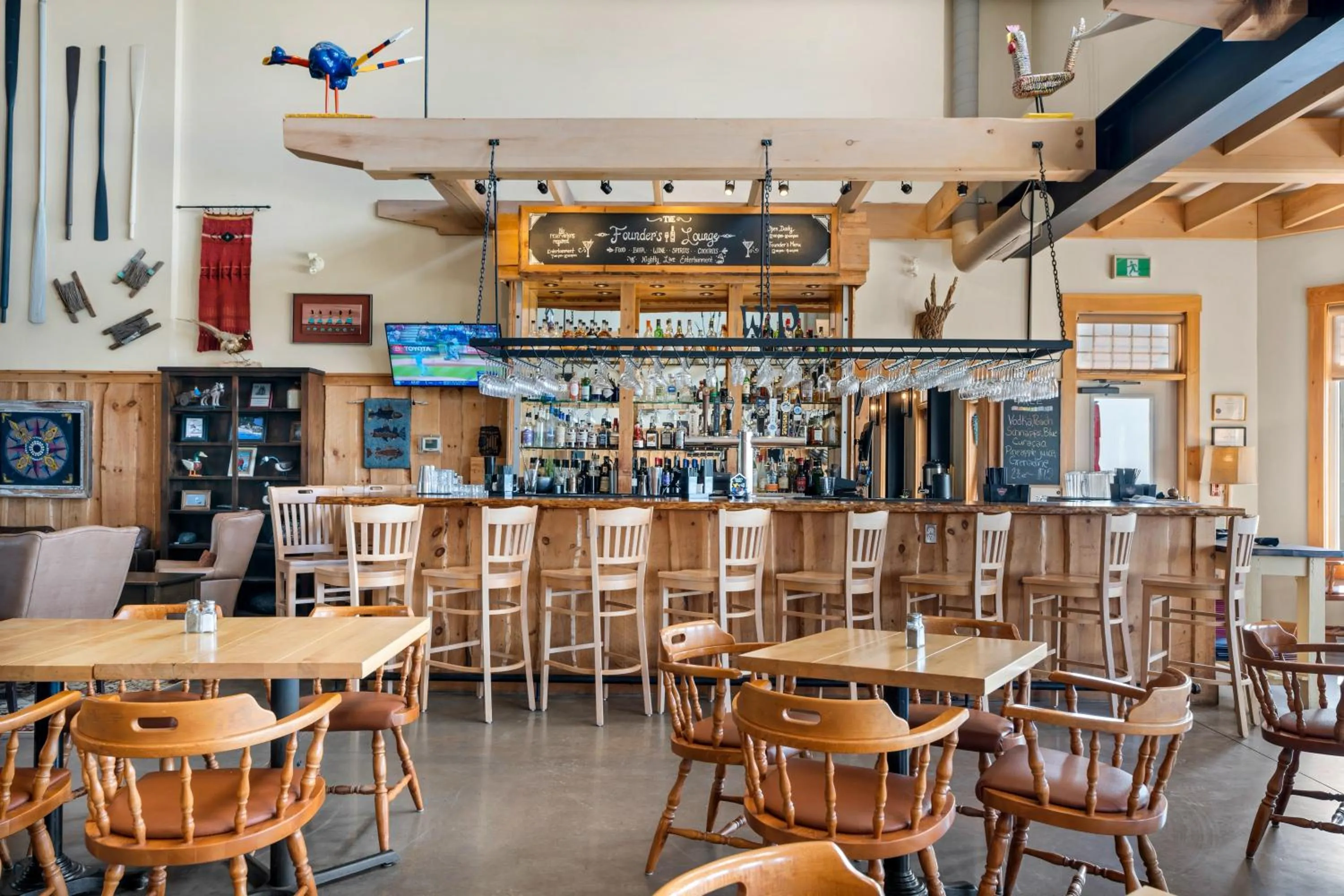 Restaurant/places to eat in White Point Beach Resort