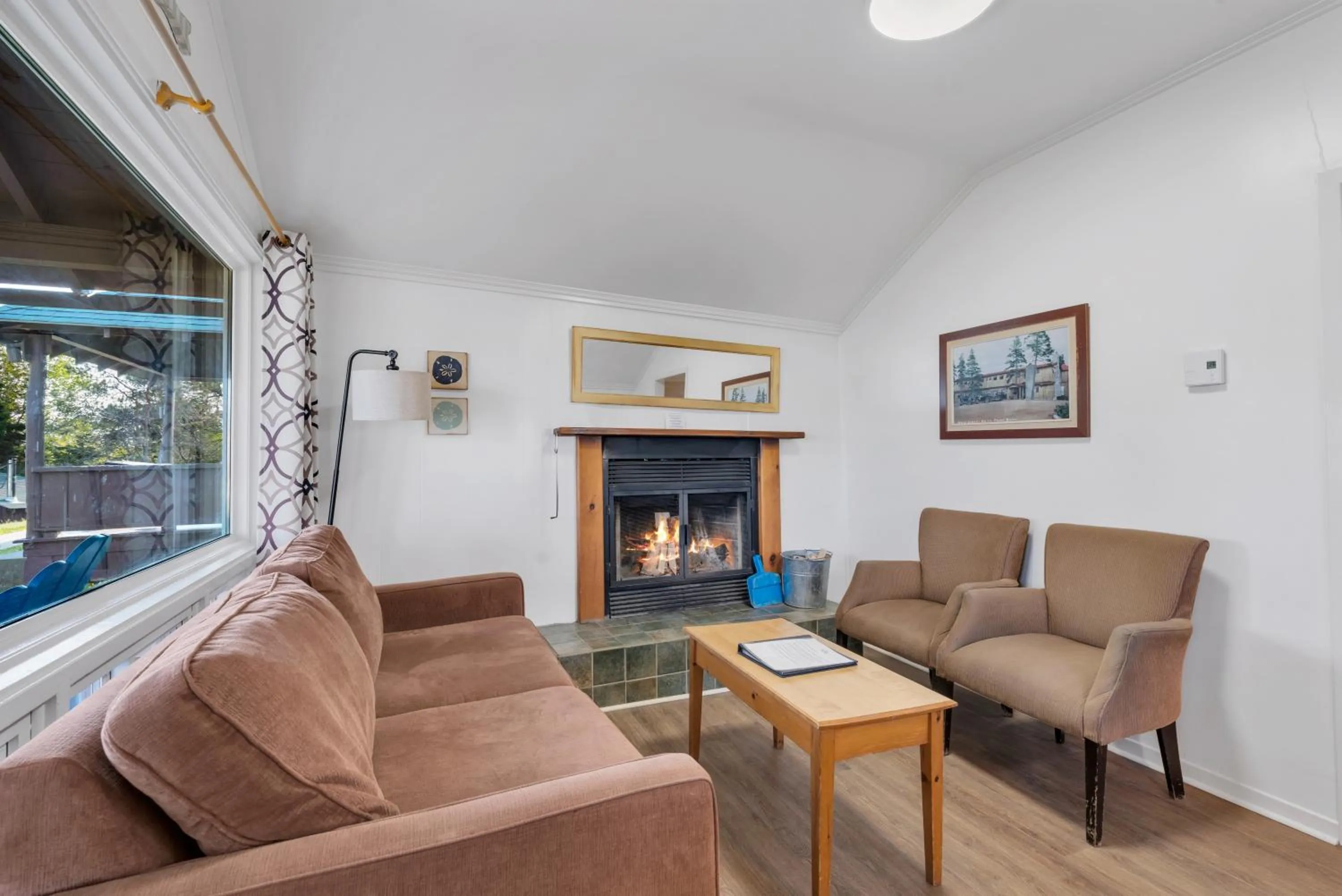 Living room in White Point Beach Resort
