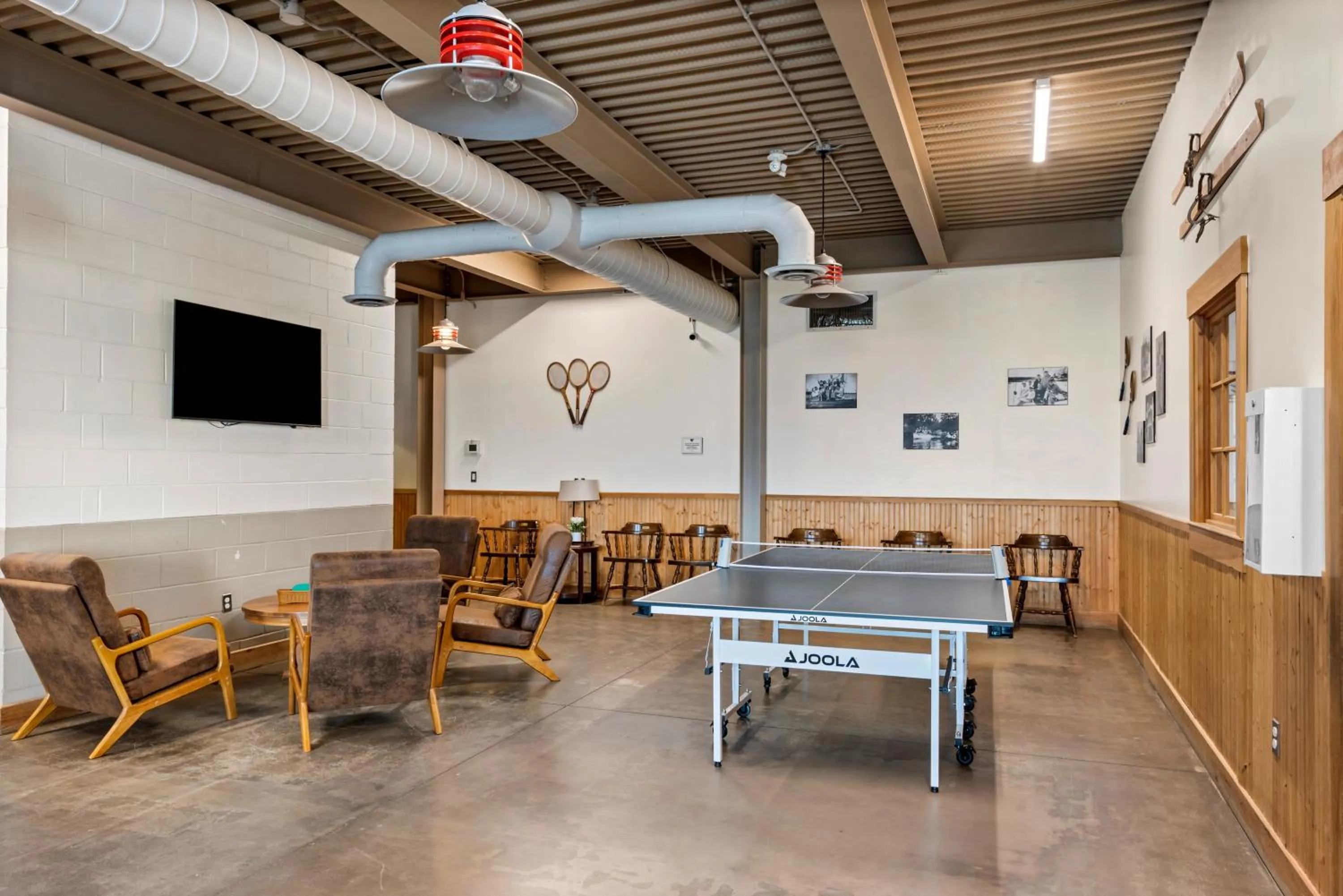 Communal lounge/ TV room in White Point Beach Resort