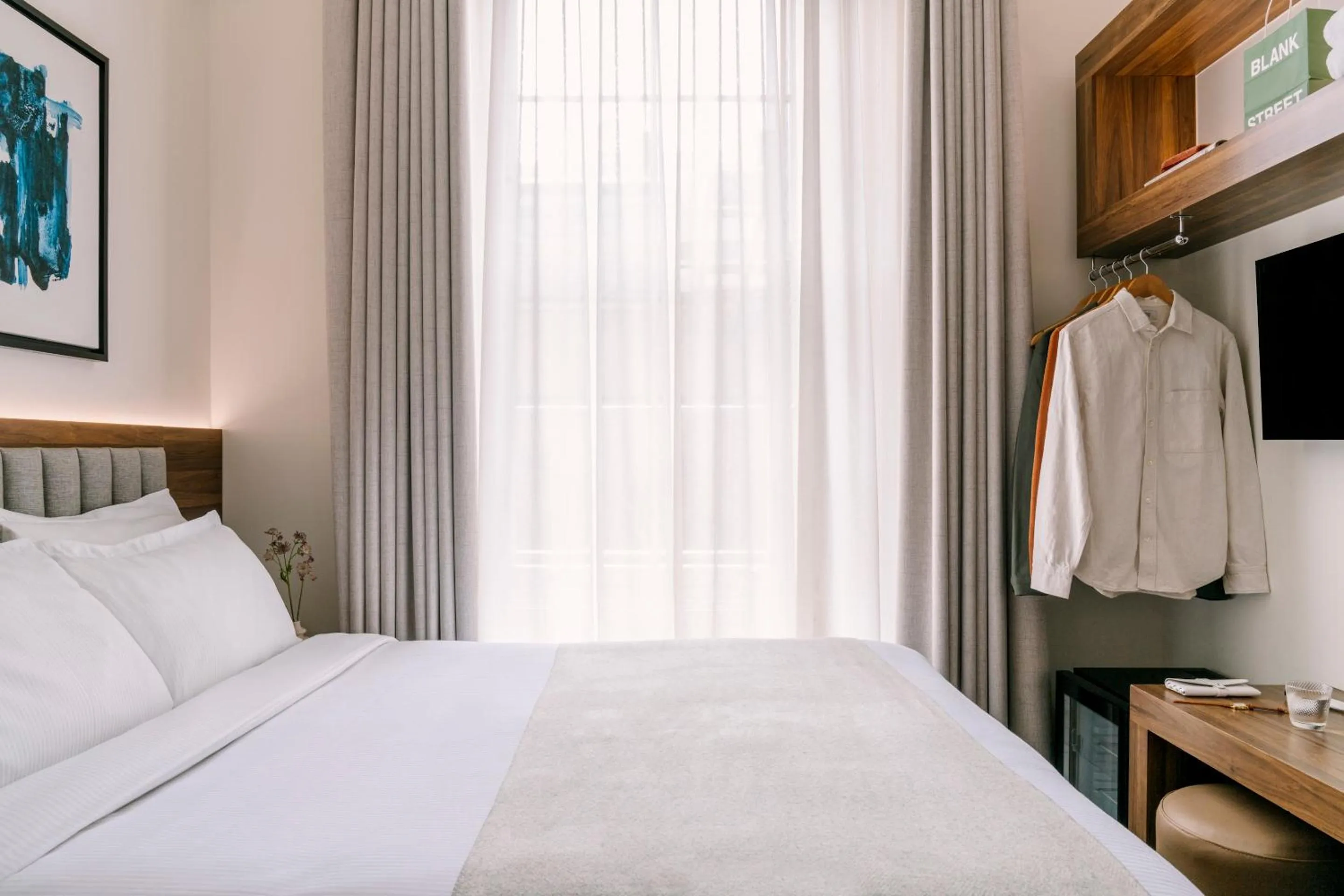 Bed in Sonder The Voyage