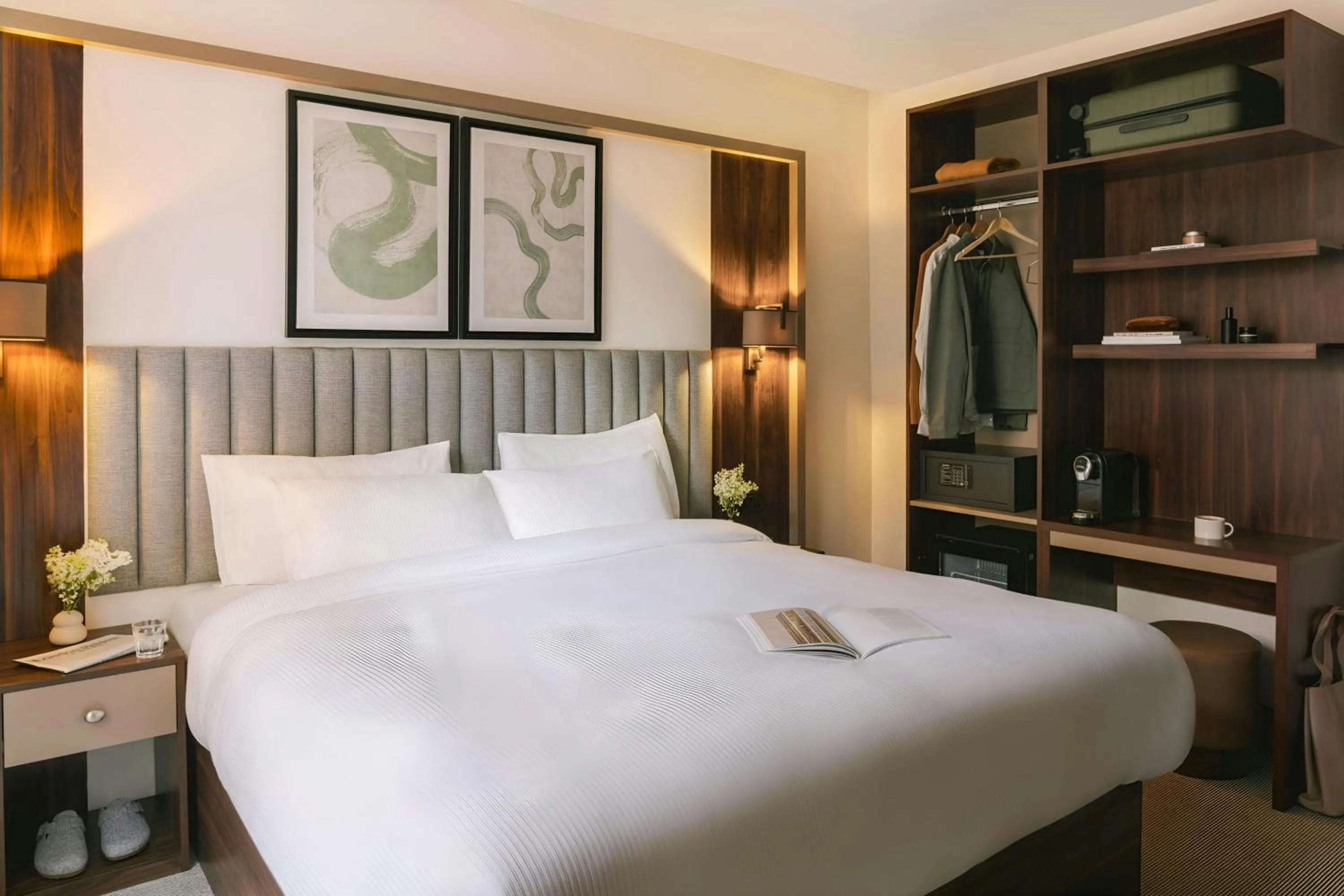 Bedroom, Bed in The Voyage Hotel Paddington