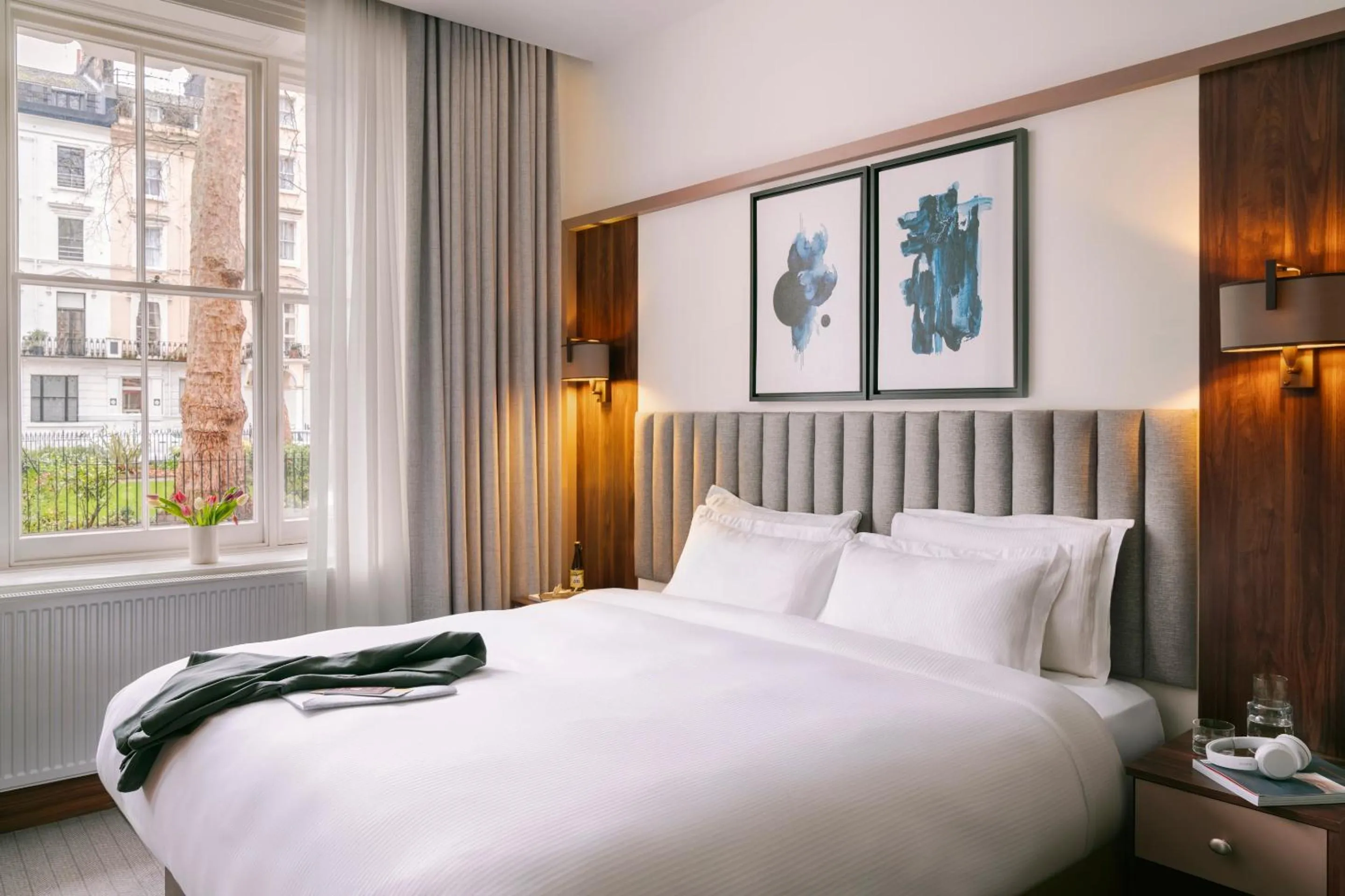 Bed in Sonder The Voyage